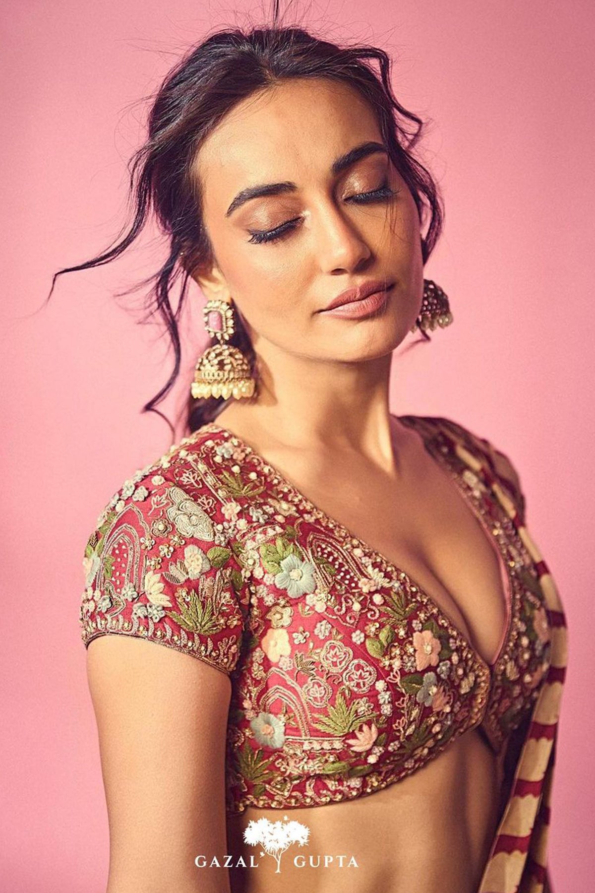 Surbhi jyoti in Chevron saree