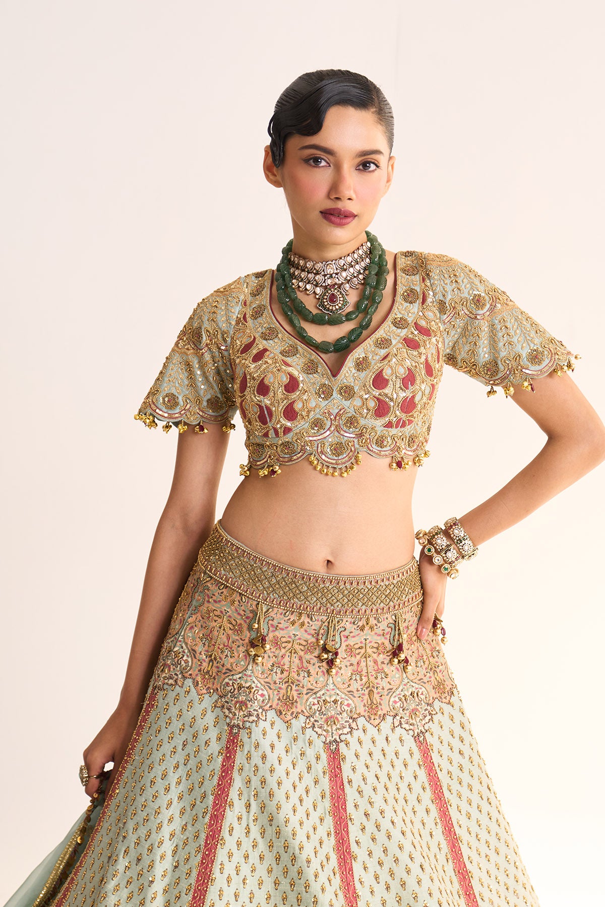 Nargis lehanga