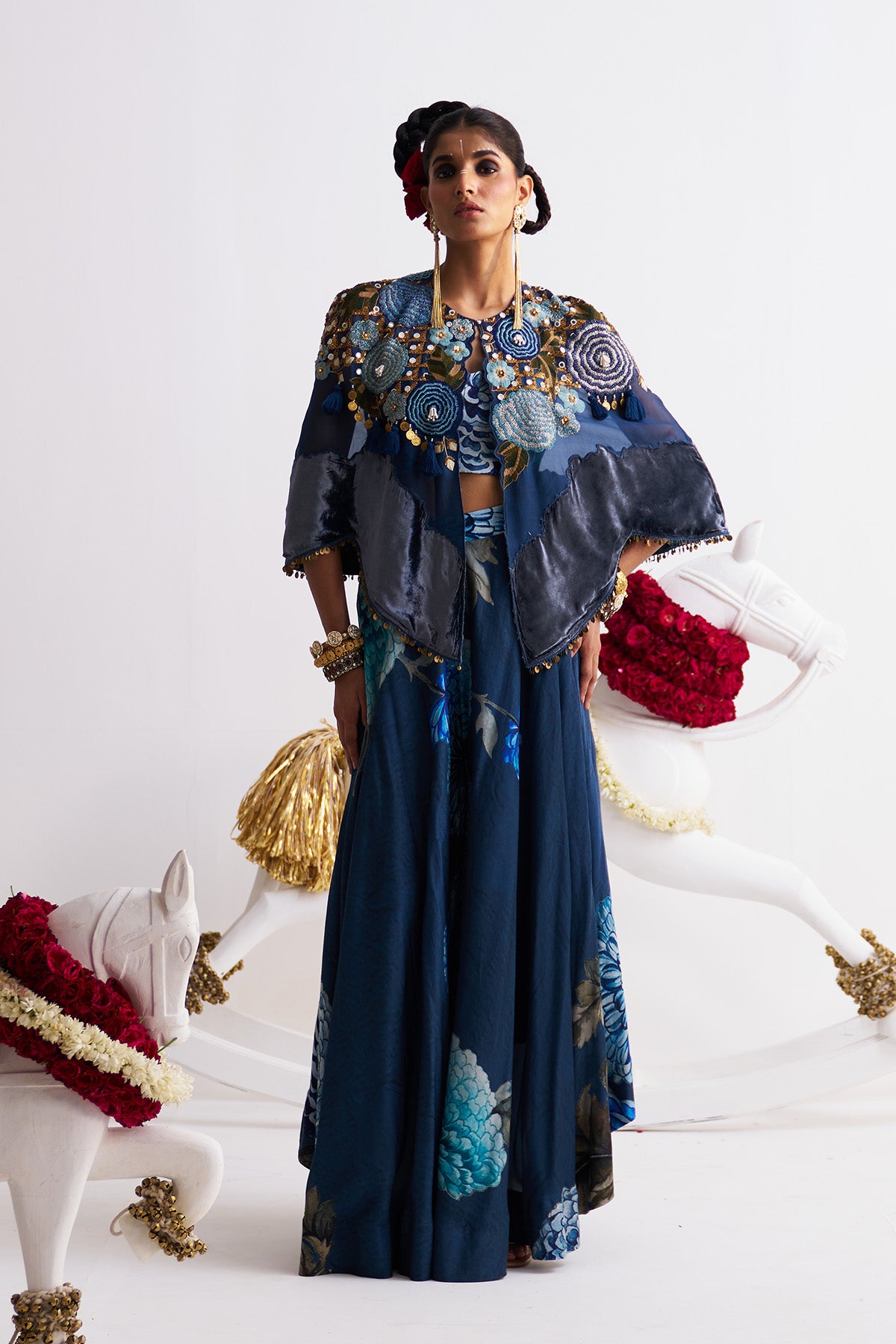 Velevt short cape set
