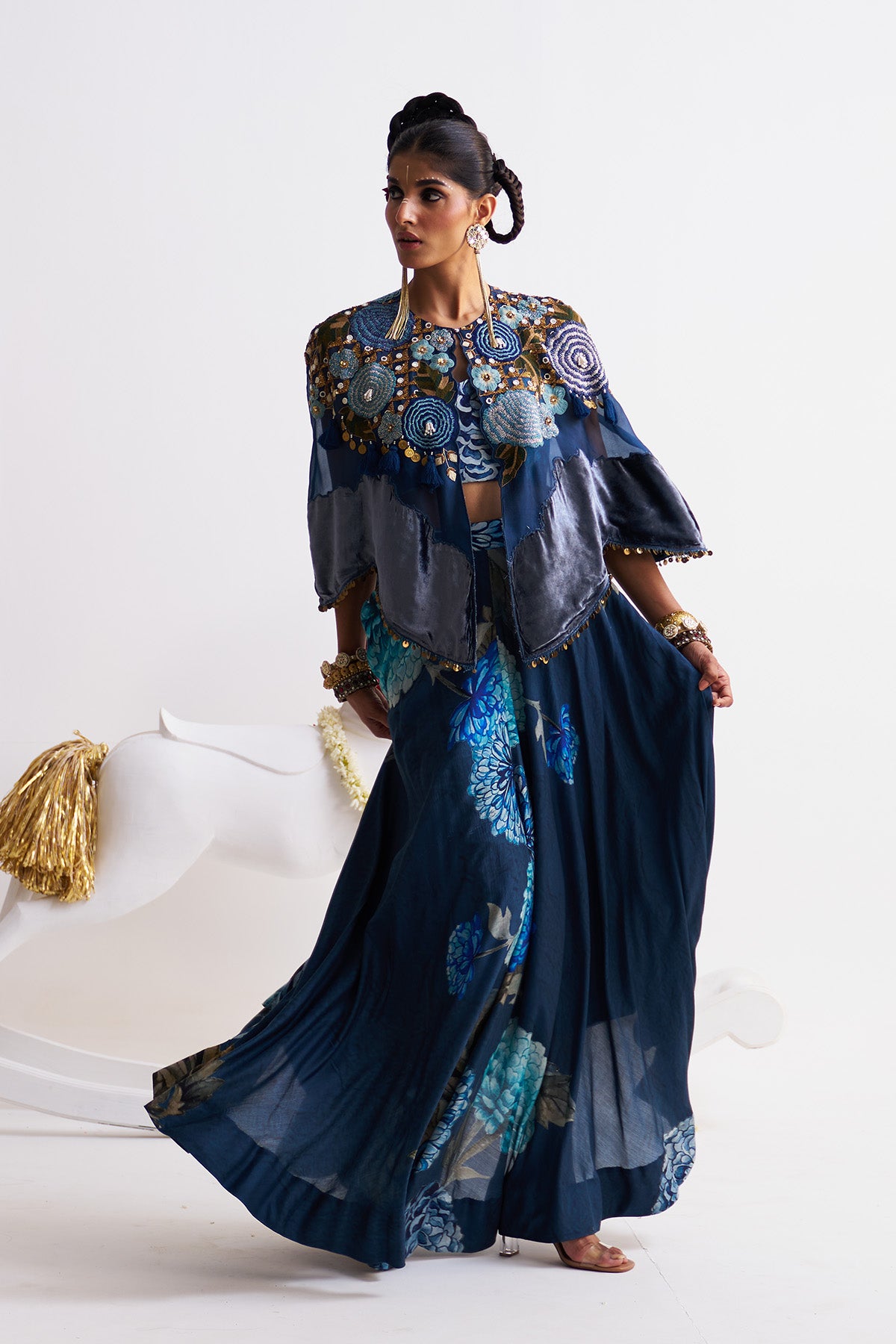 Velevt short cape set
