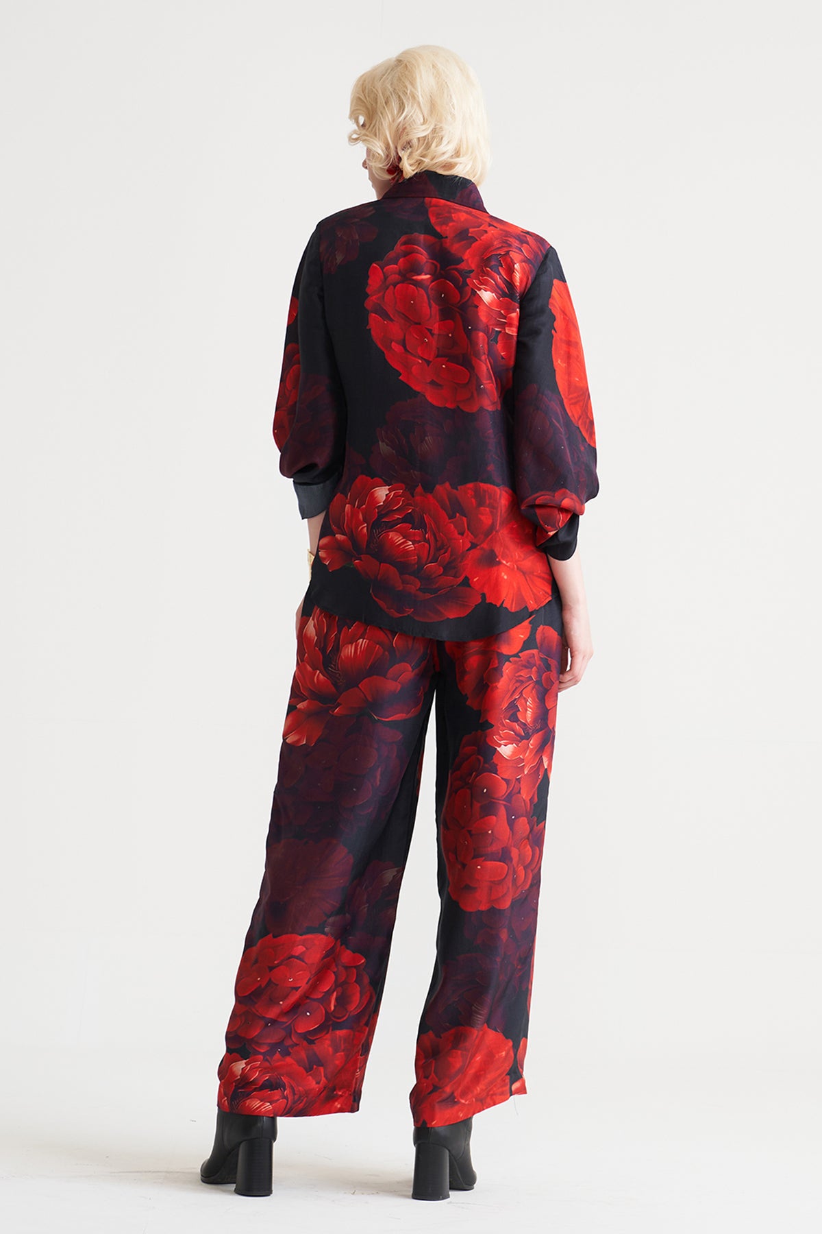 Shirt with sleeve detail