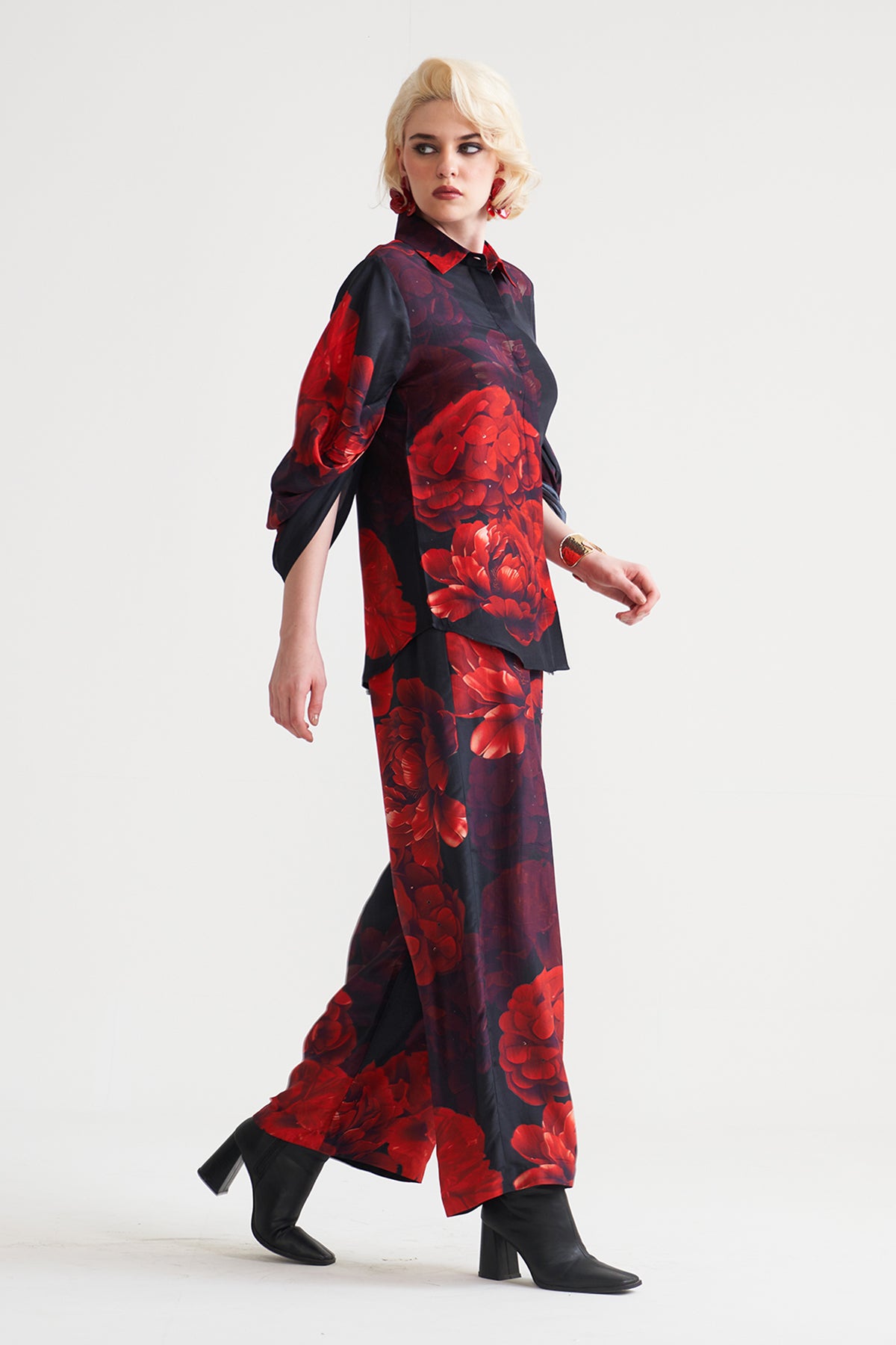 Shirt with sleeve detail