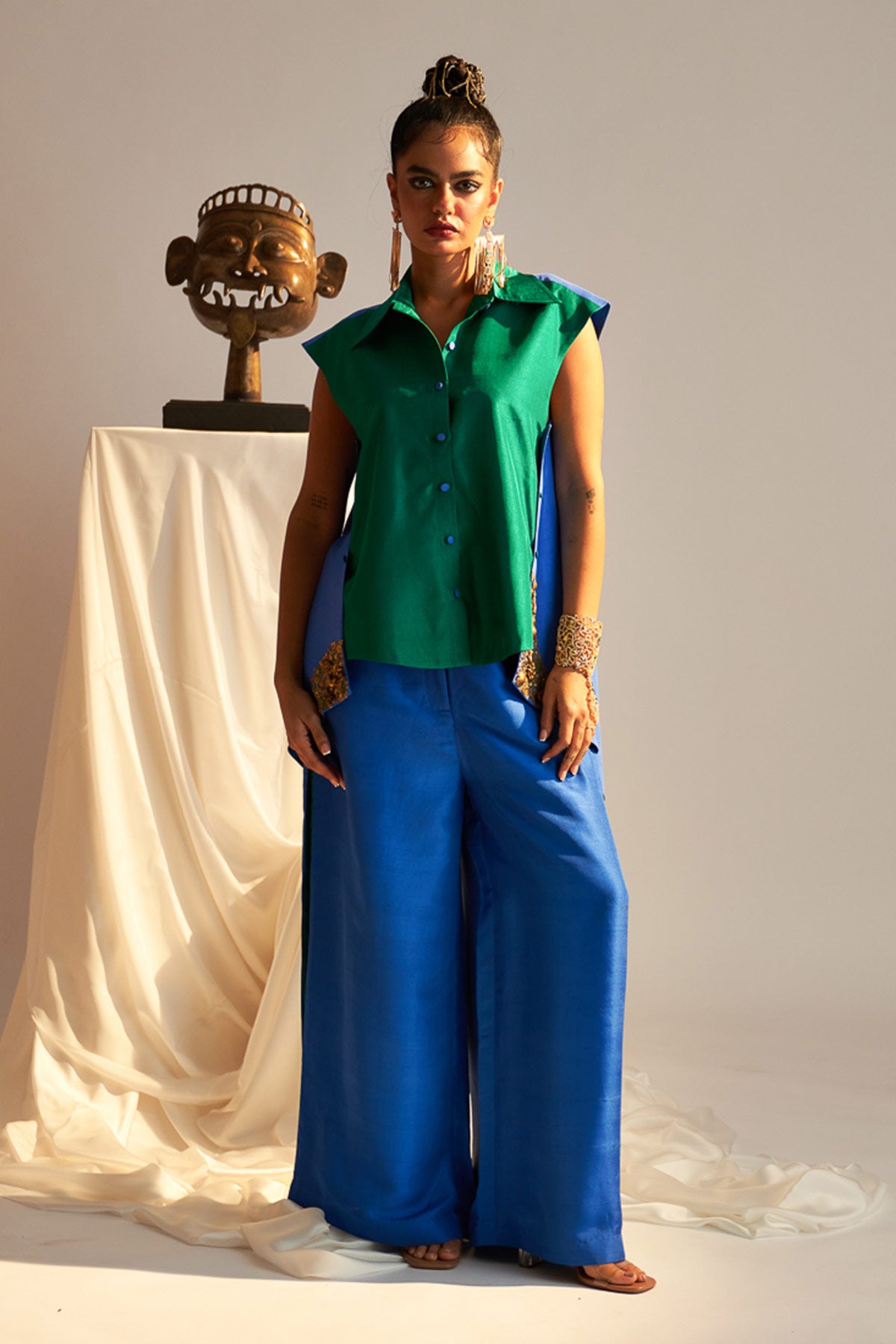 Side panel overlap top