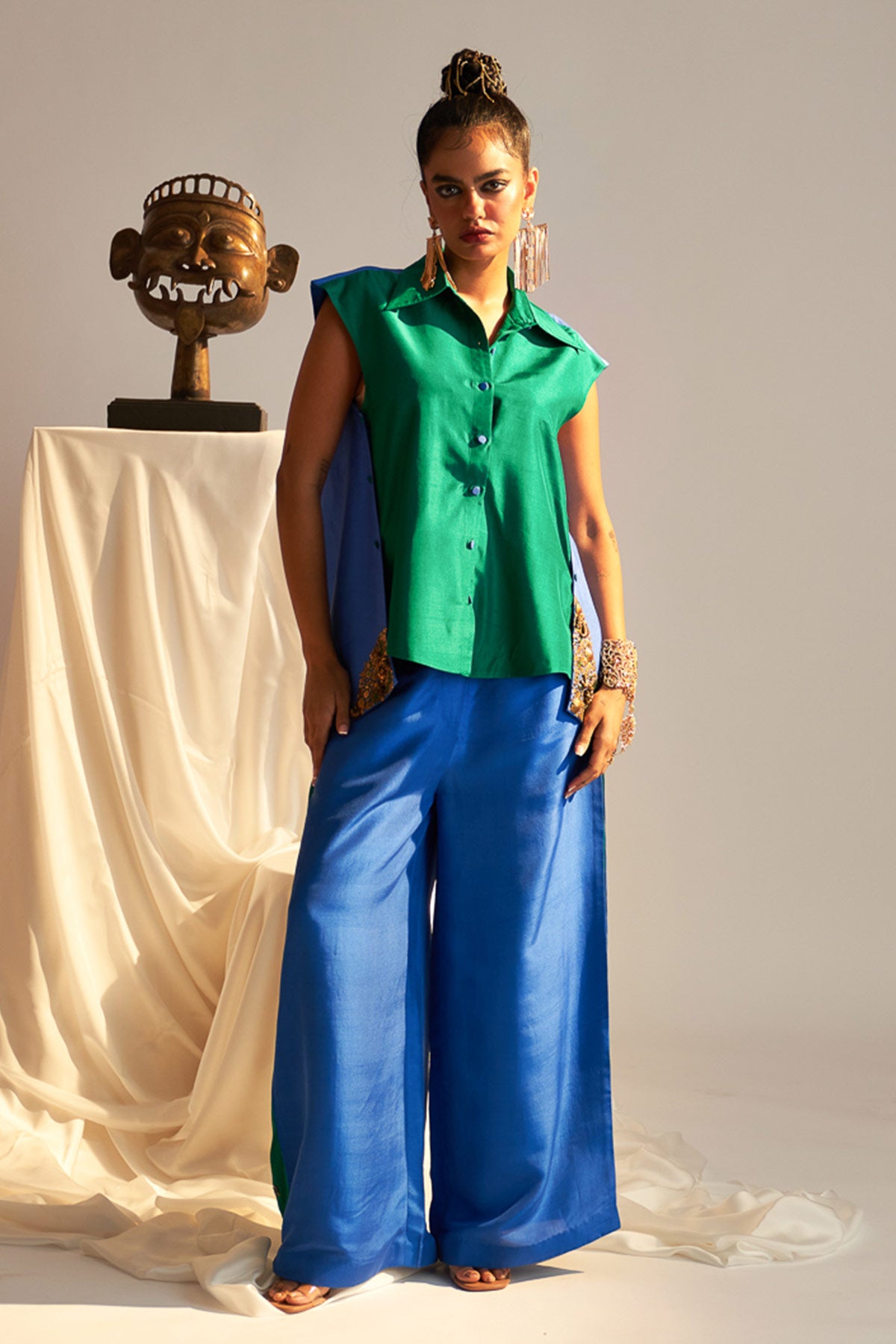 Side panel overlap top