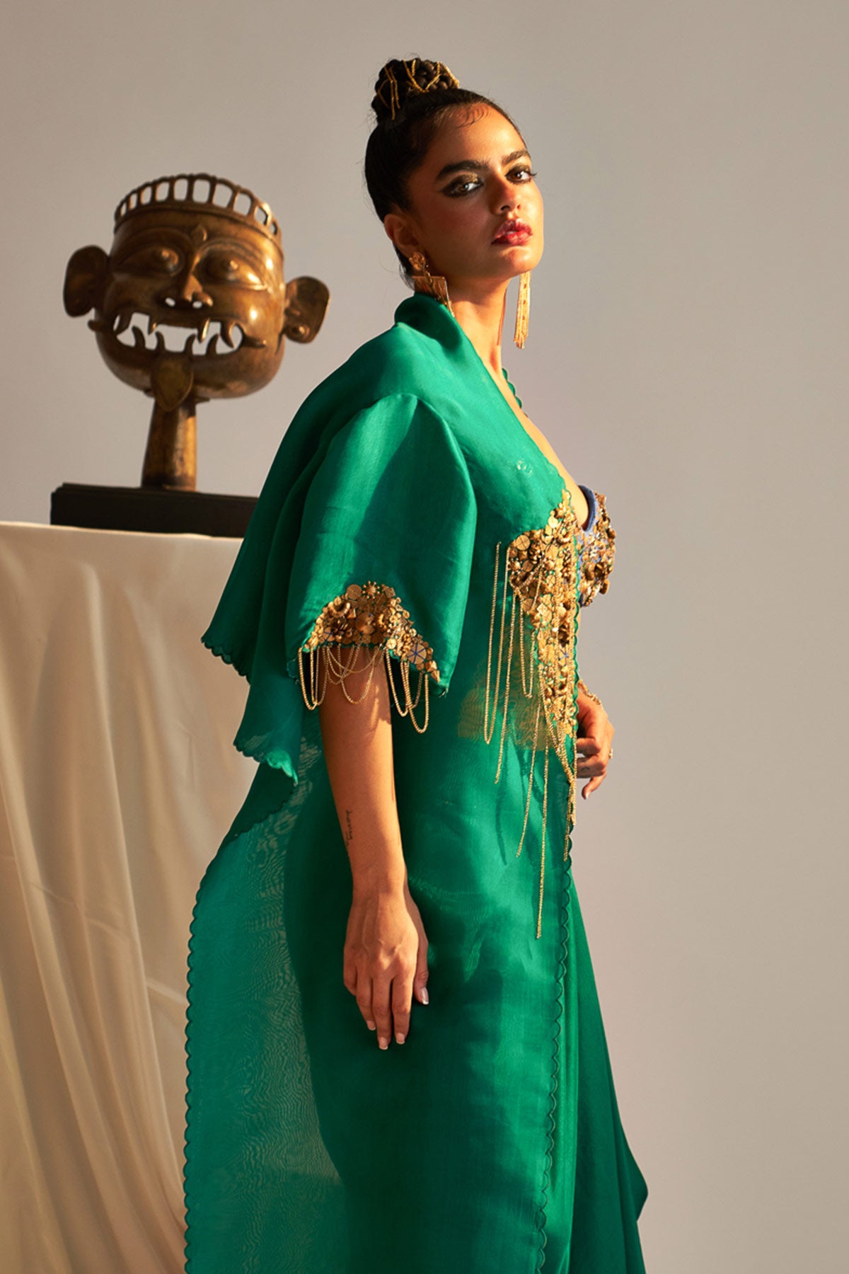 Short cape