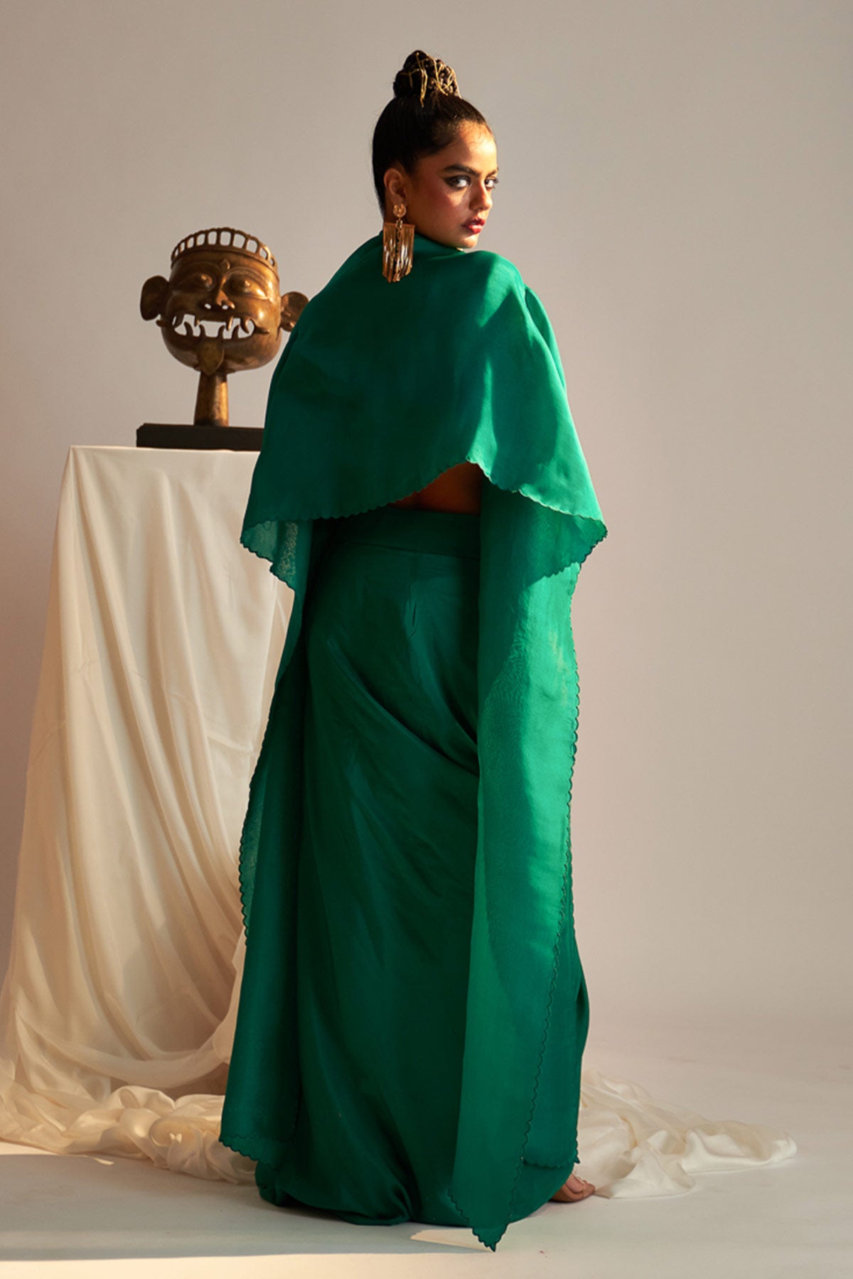 Short cape