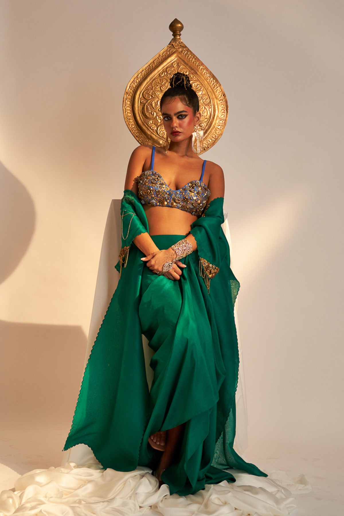 Short cape