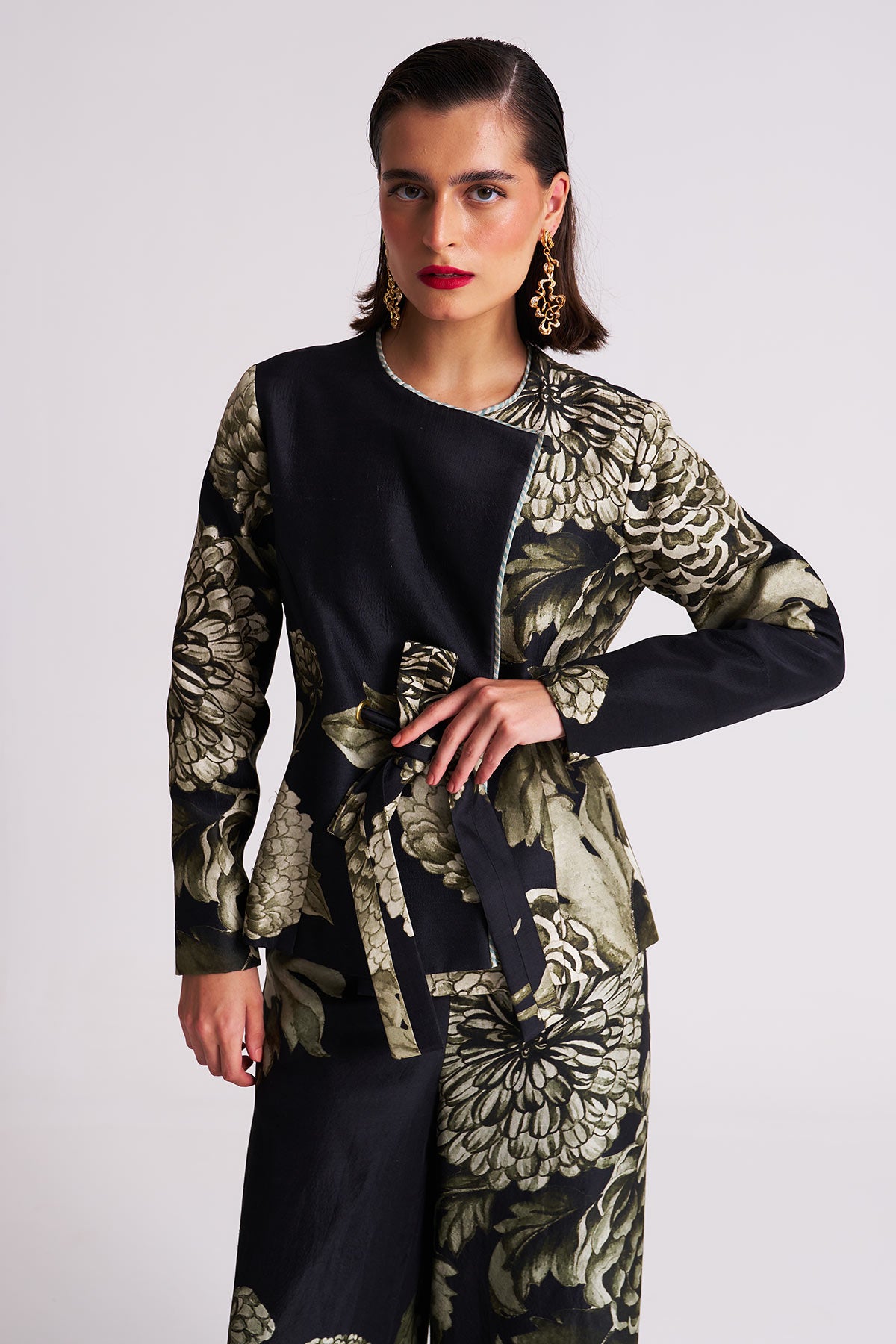 Black floral Eye let blazer