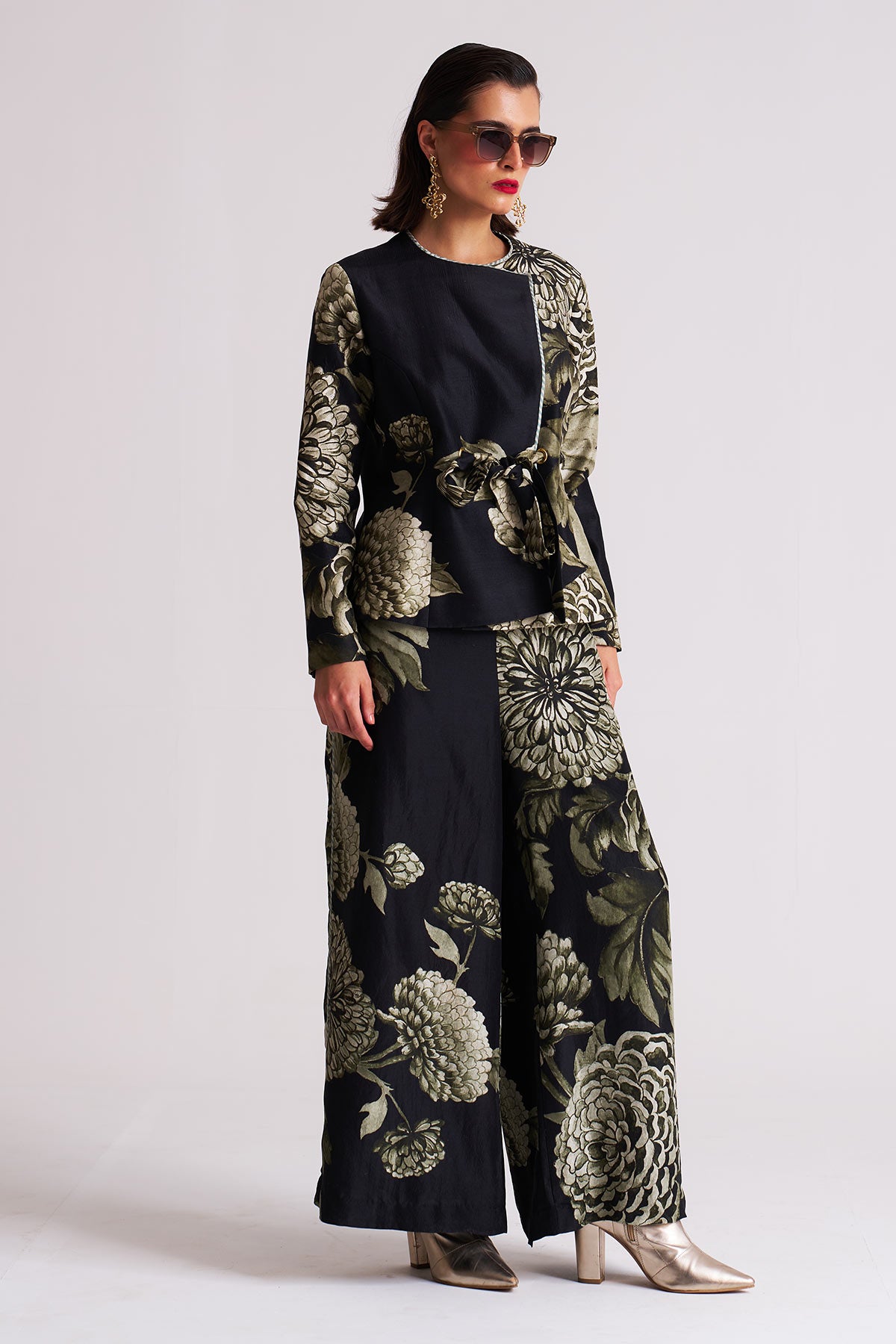 Black floral Eye let blazer