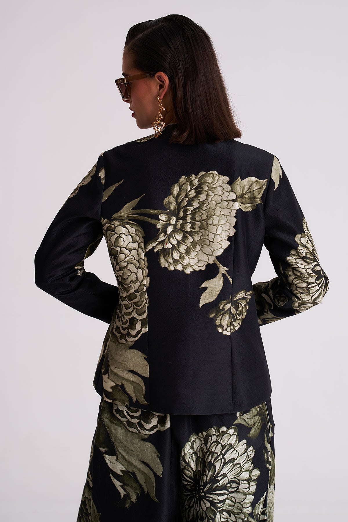 Black floral Eye let blazer