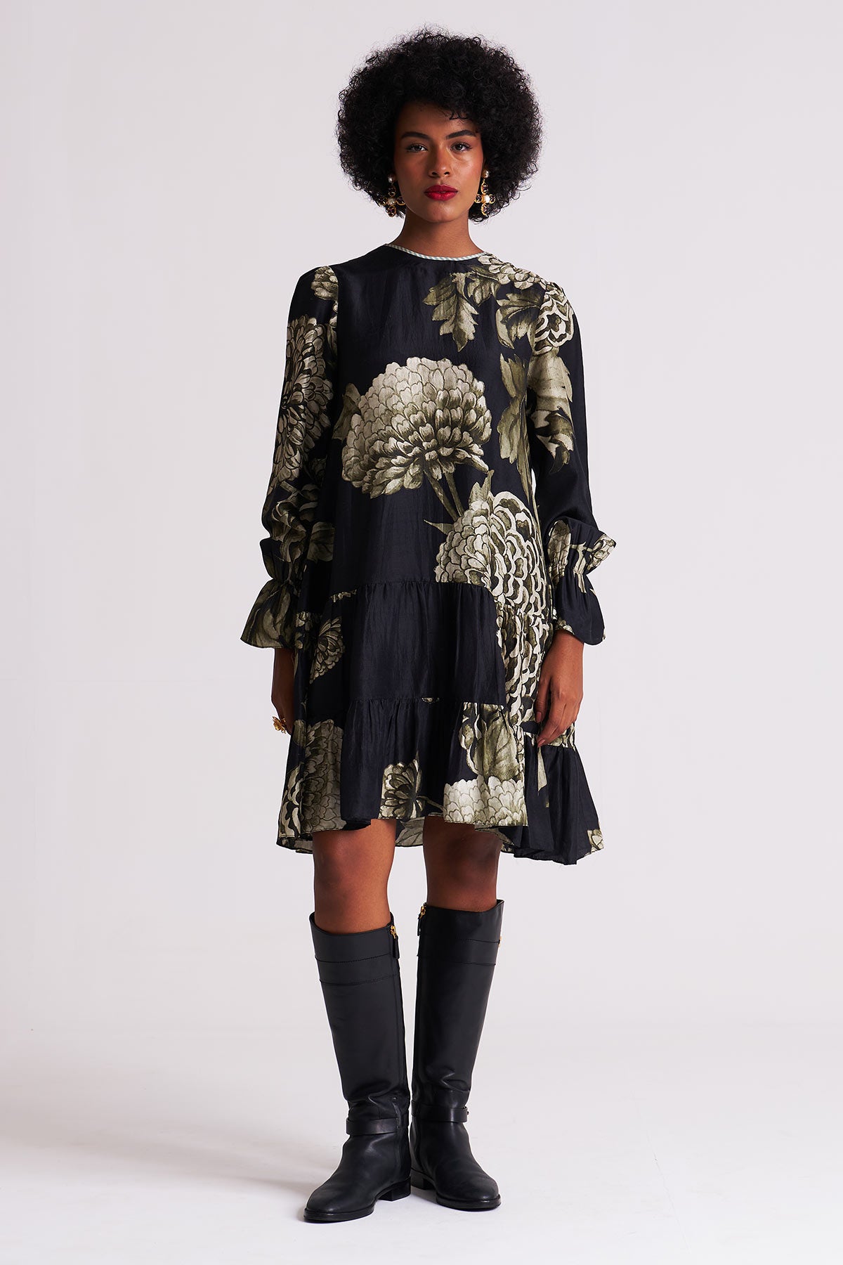 Back open dress with strings