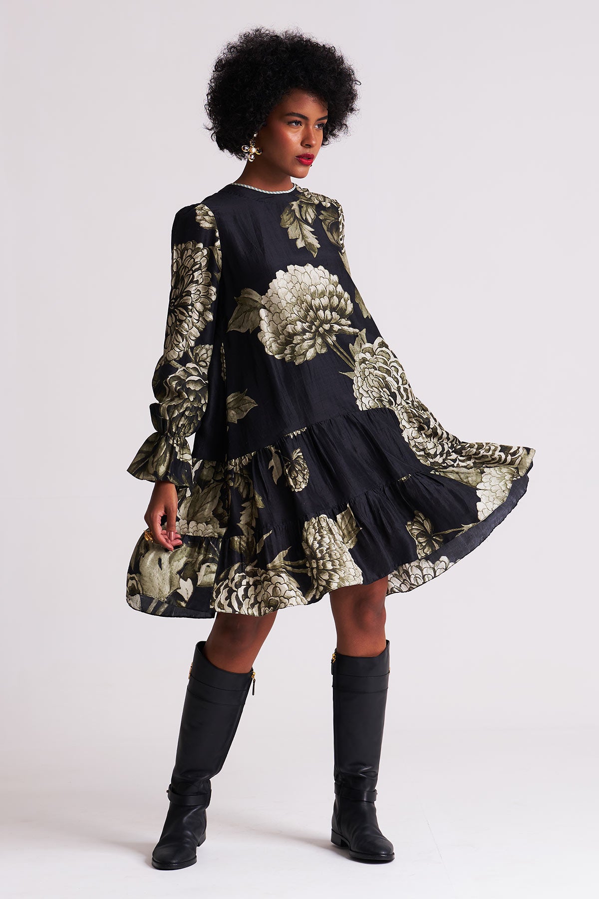 Back open dress with strings