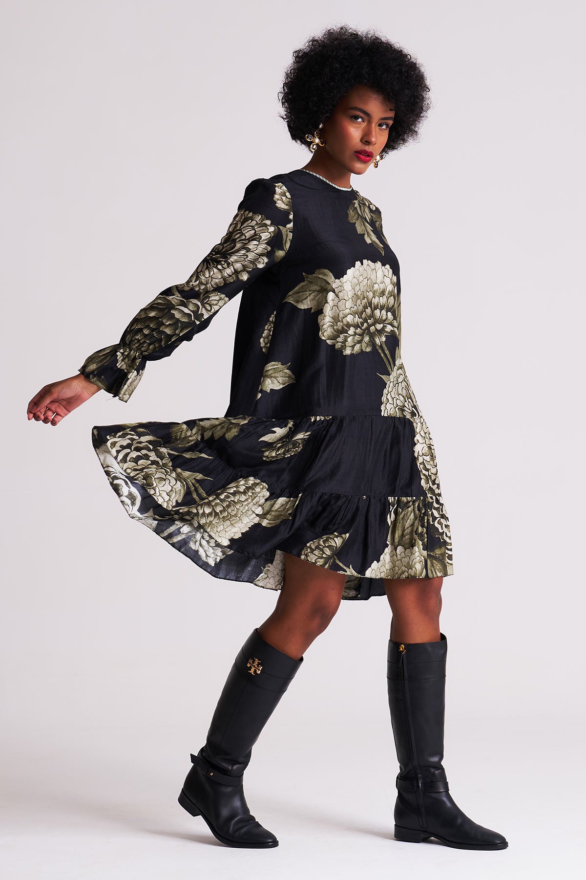 Back open dress with strings