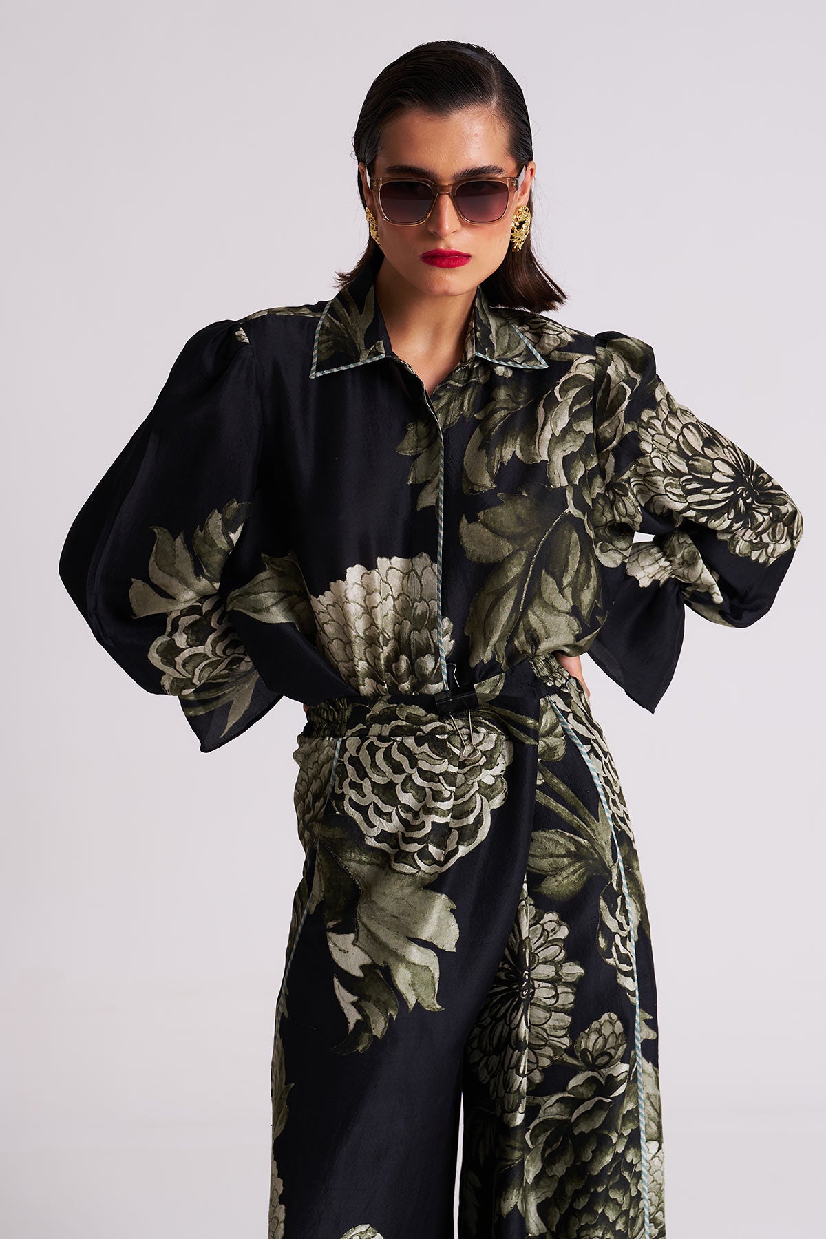 Puff sleeve shirt