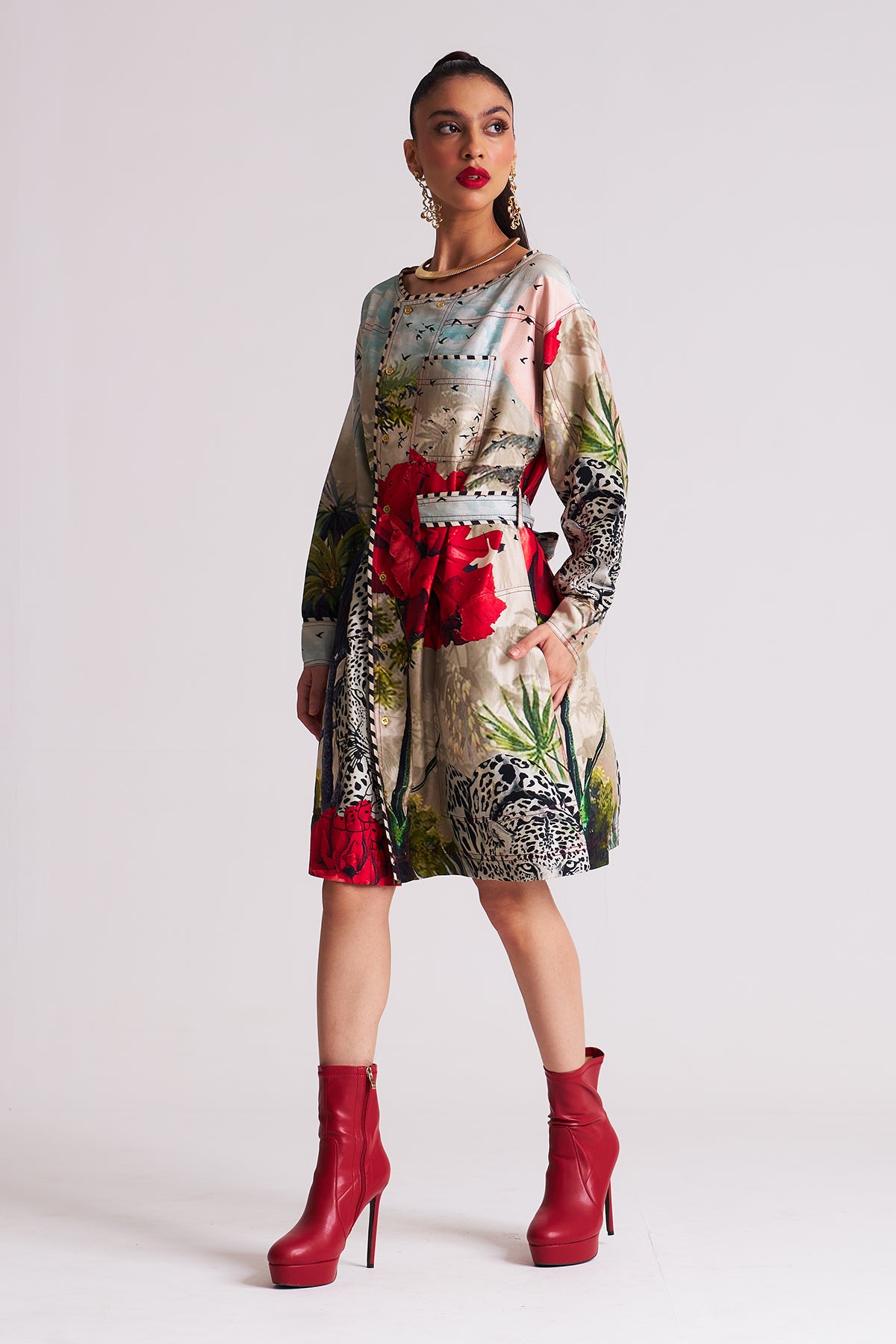 Thread detail dress