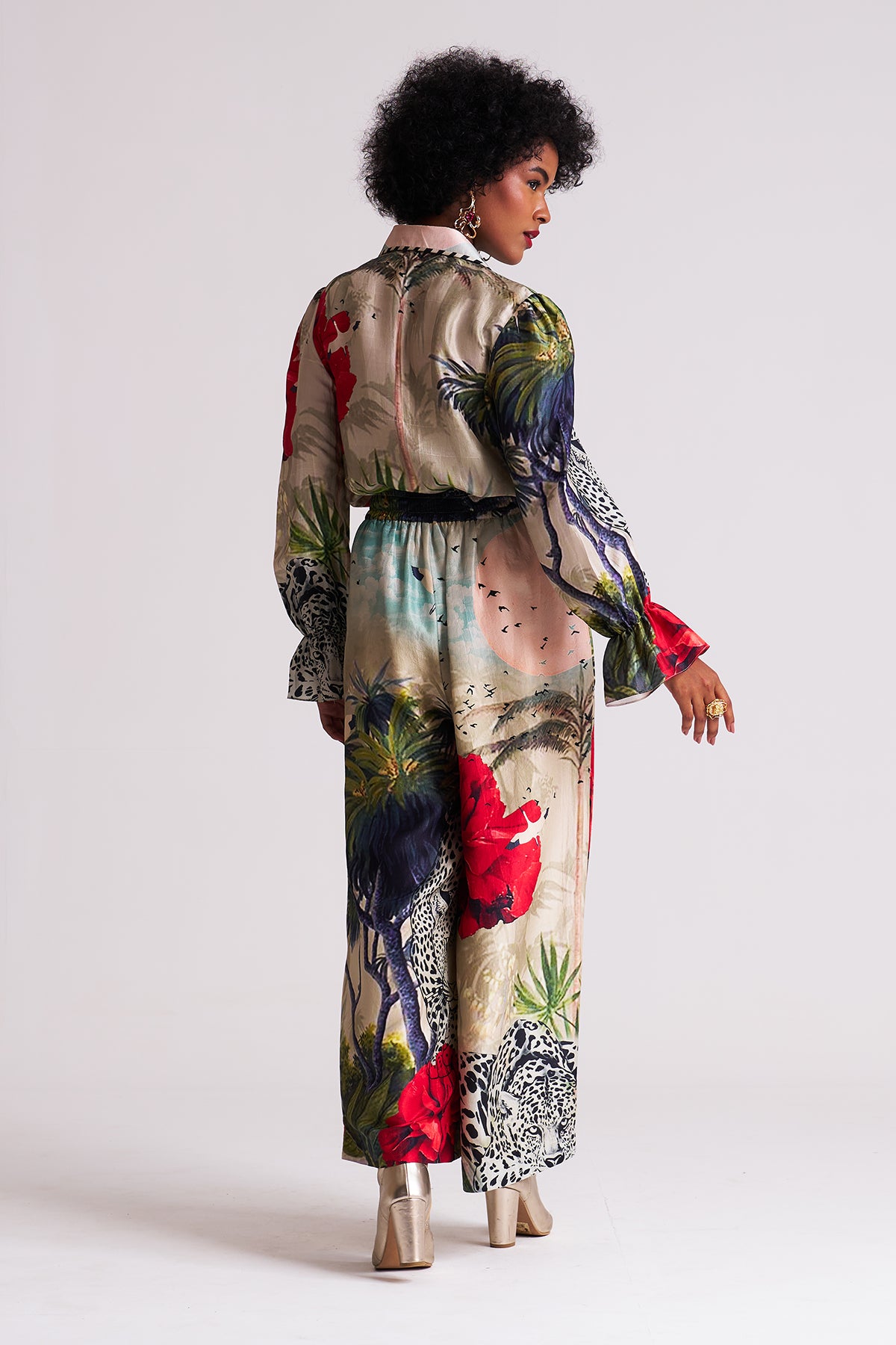 Puff sleeve shirt