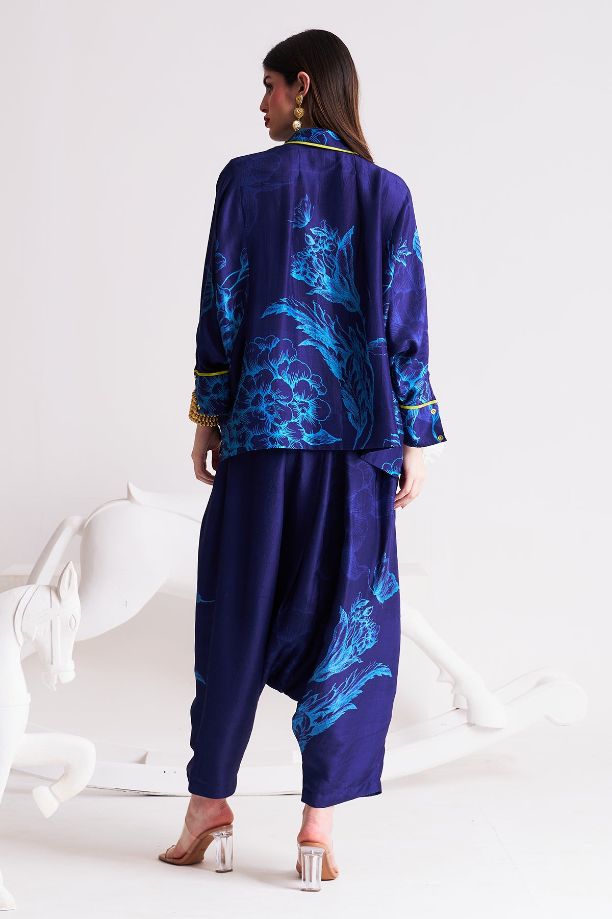 Patch pocket shirt with harrom pants