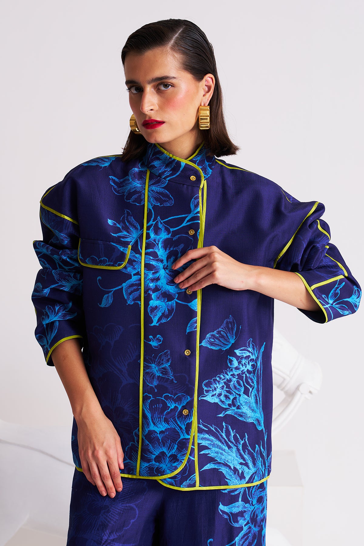 Piping detail coat