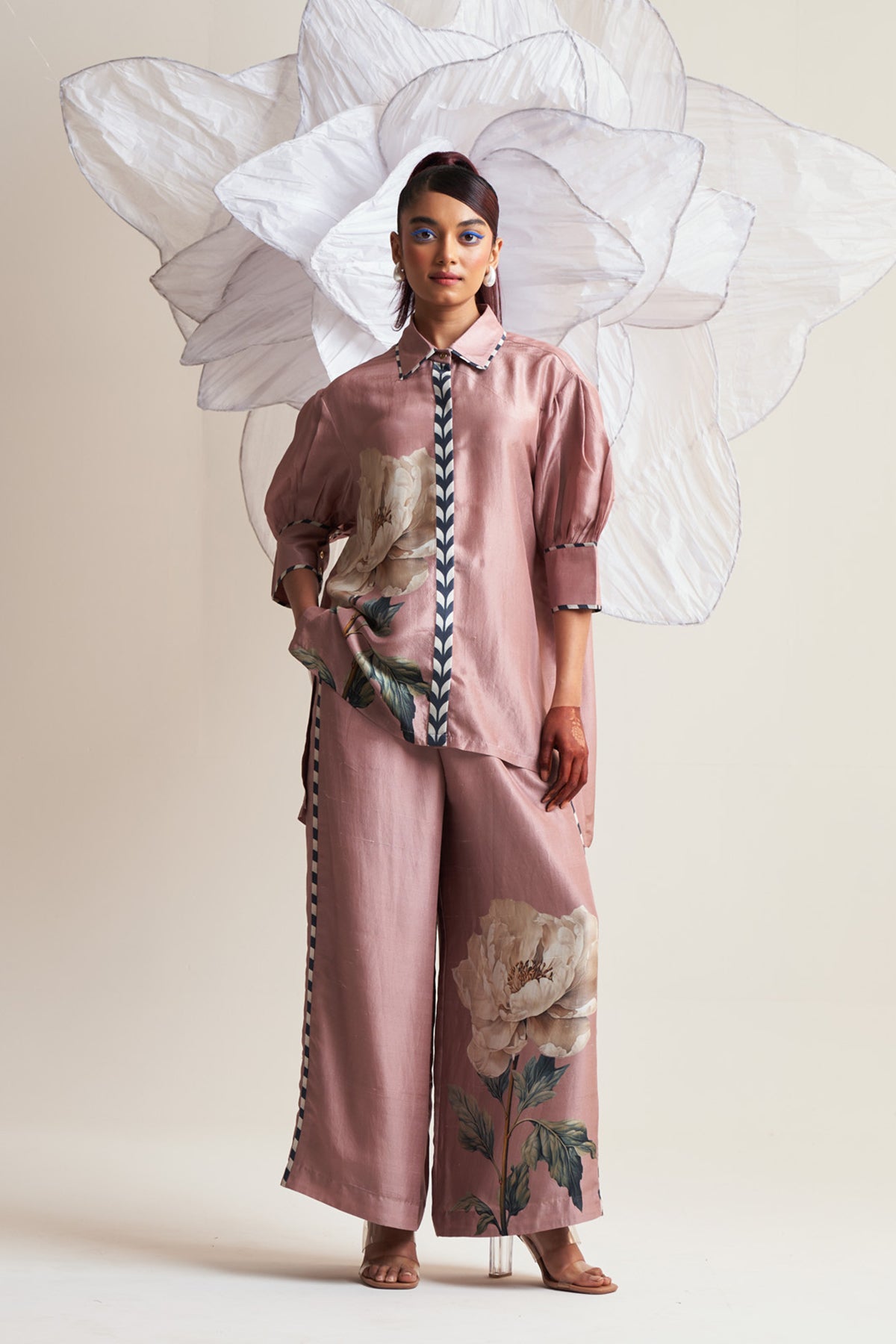 Box yoke pleated shirt