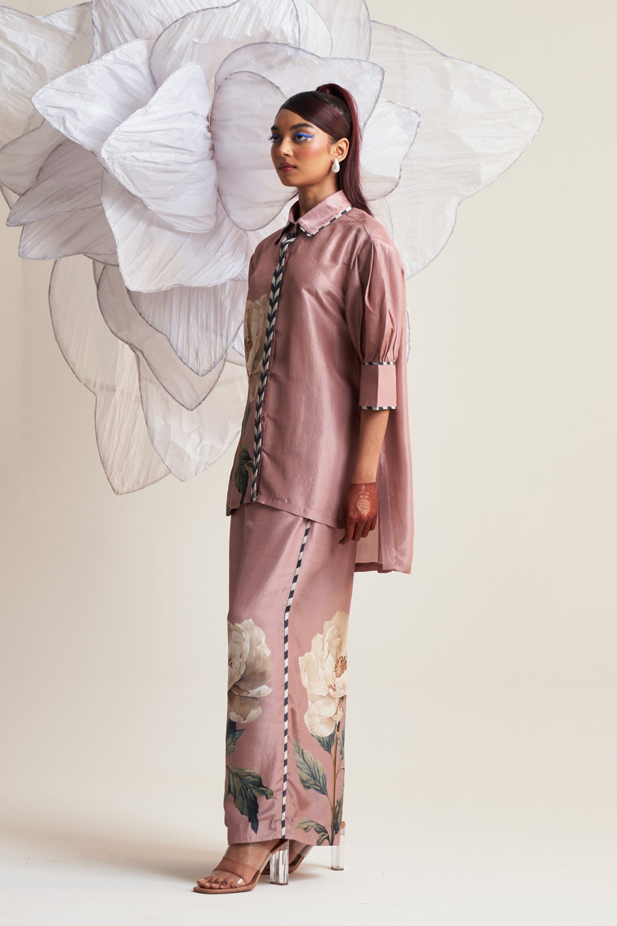 Box yoke pleated shirt