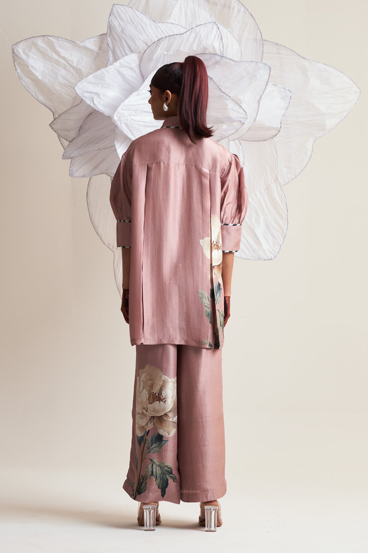 Box yoke pleated shirt