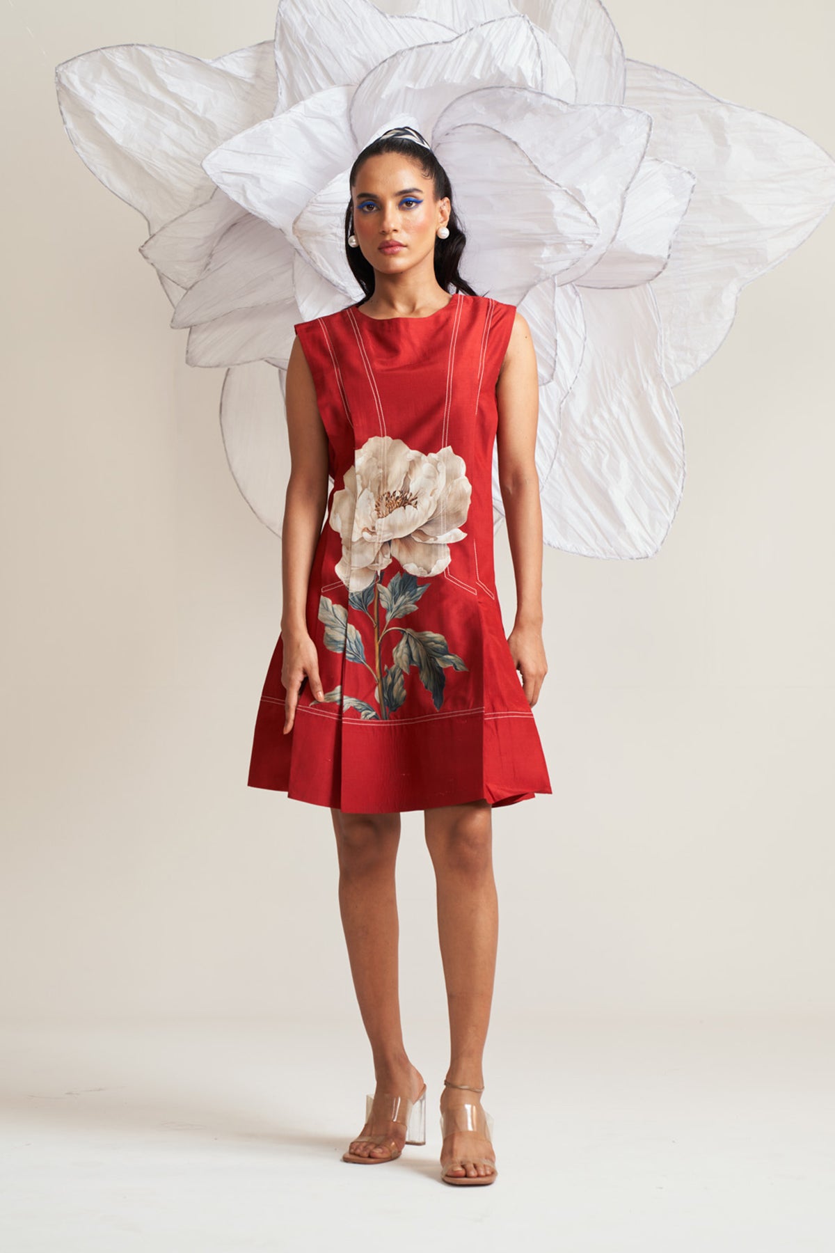 Thread detailed dress