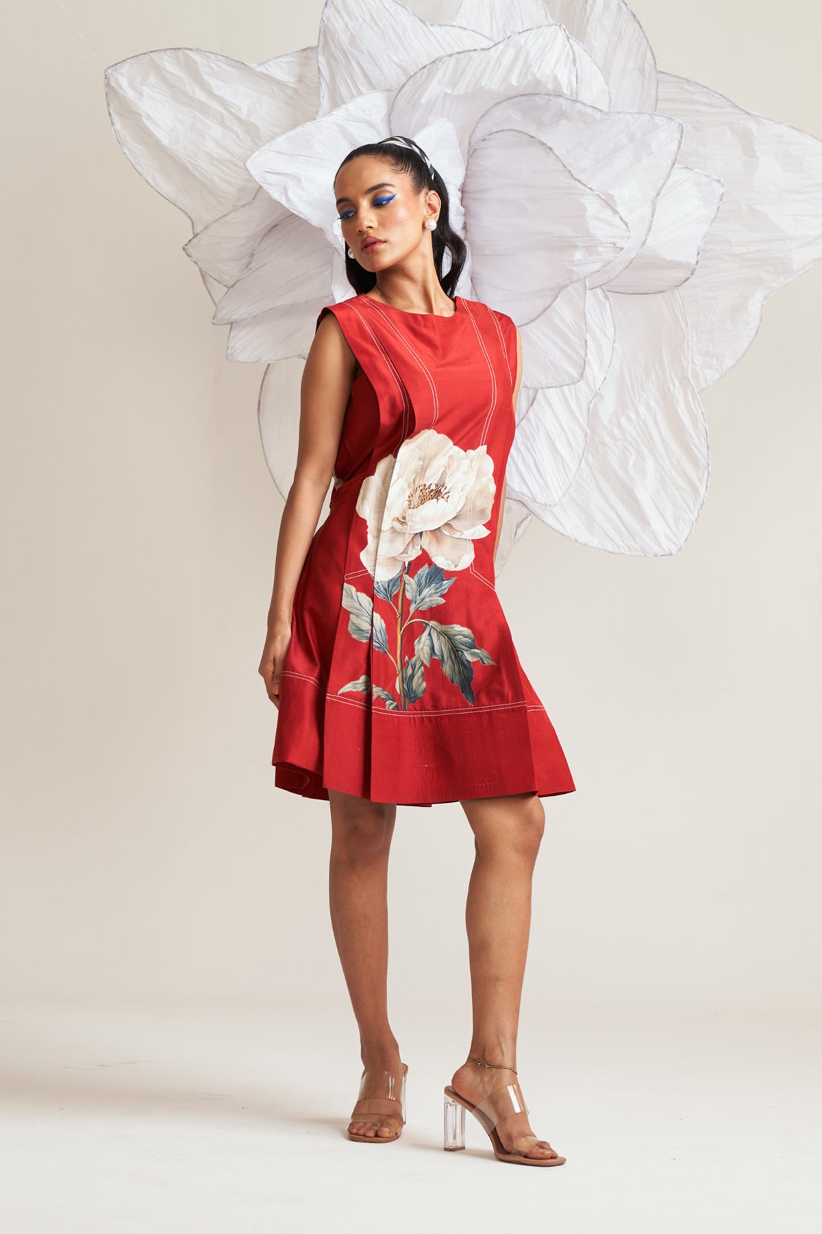 Thread detailed dress