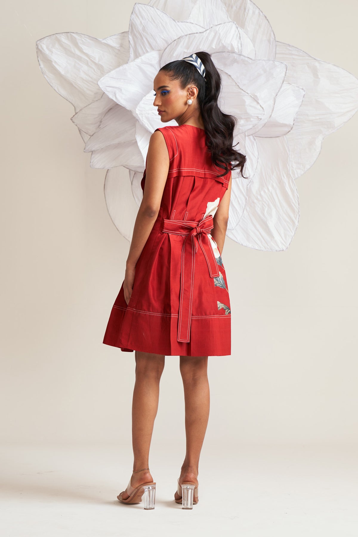 Thread detailed dress