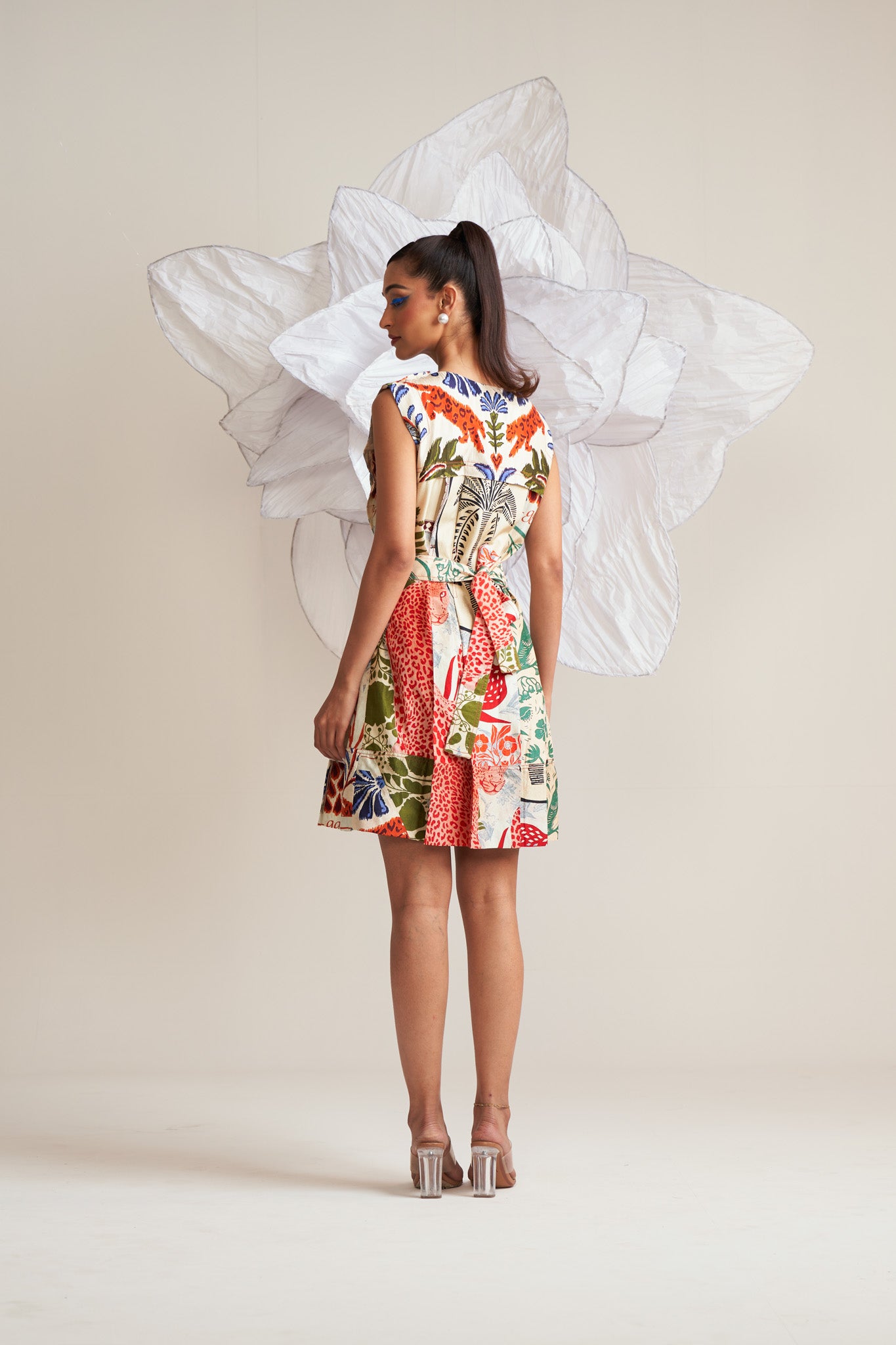 Thread detailed dress