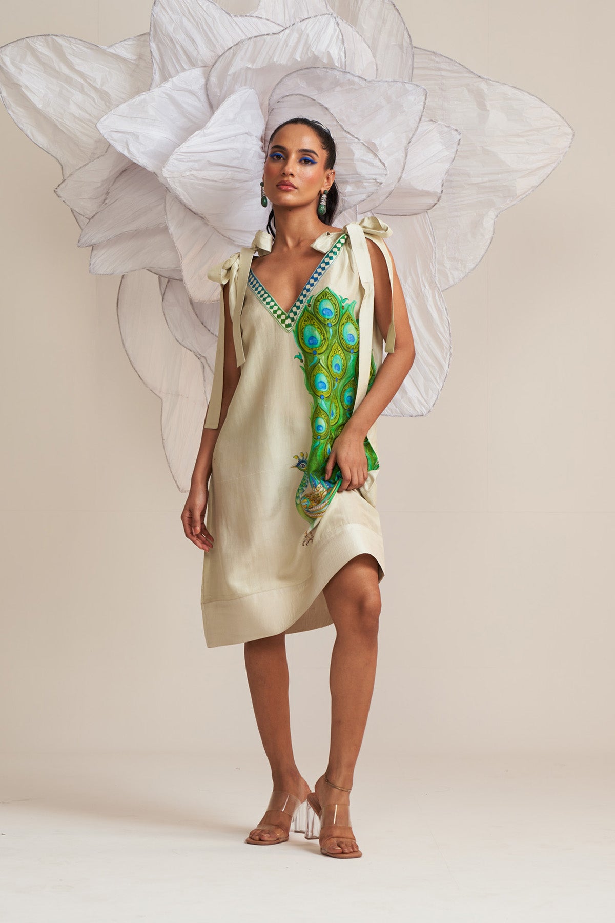 V-Neck tie up dress
