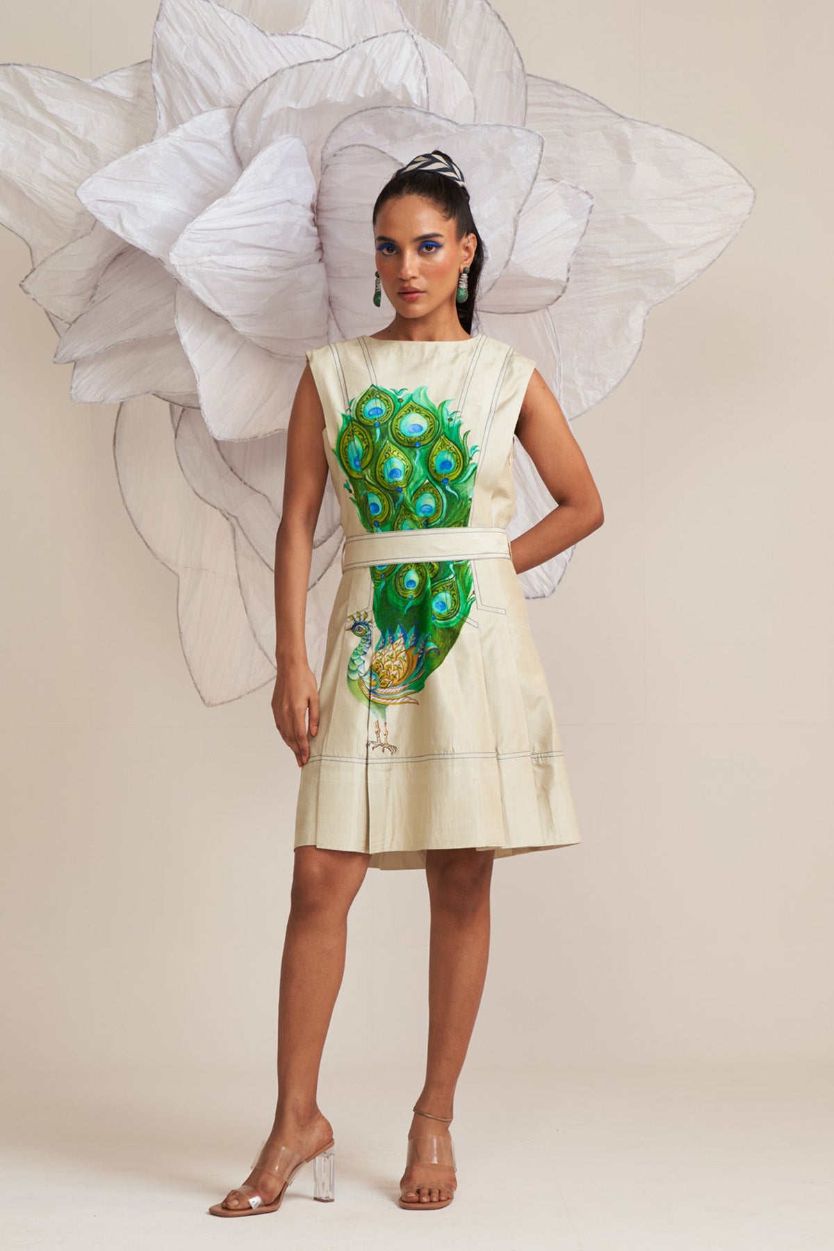 Thread detailed dress