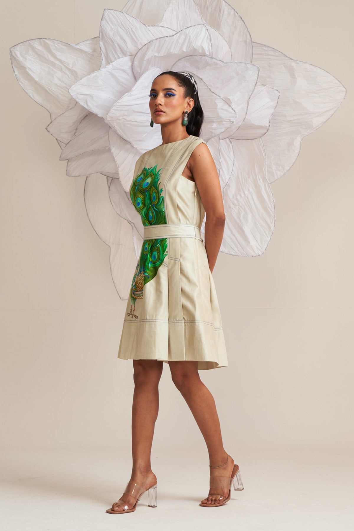 Thread detailed dress