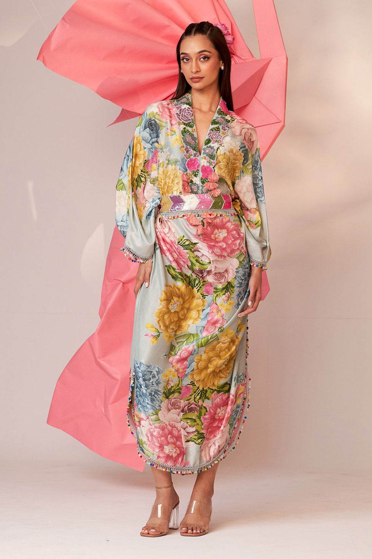 V-Neck kaftan with belt