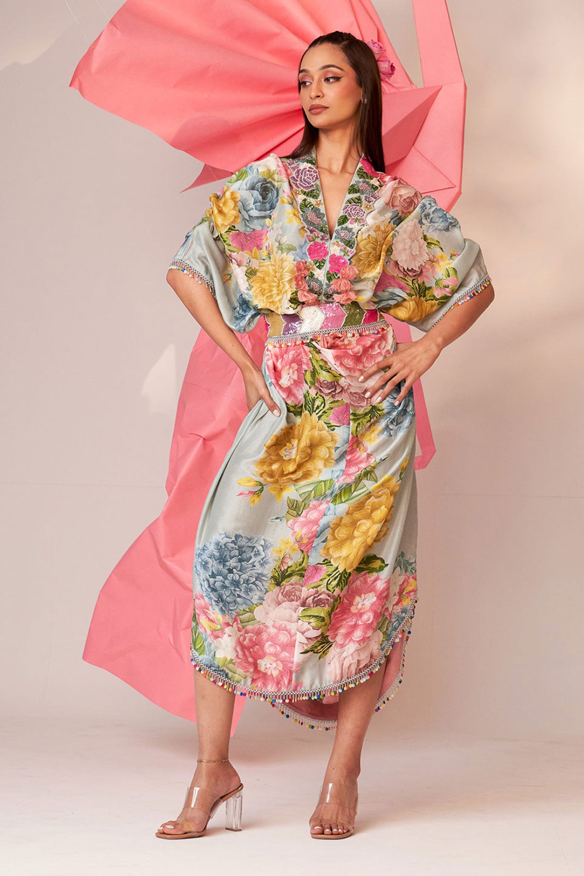 V-Neck kaftan with belt