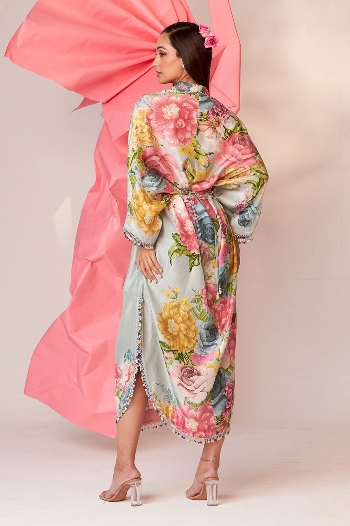 V-Neck kaftan with belt