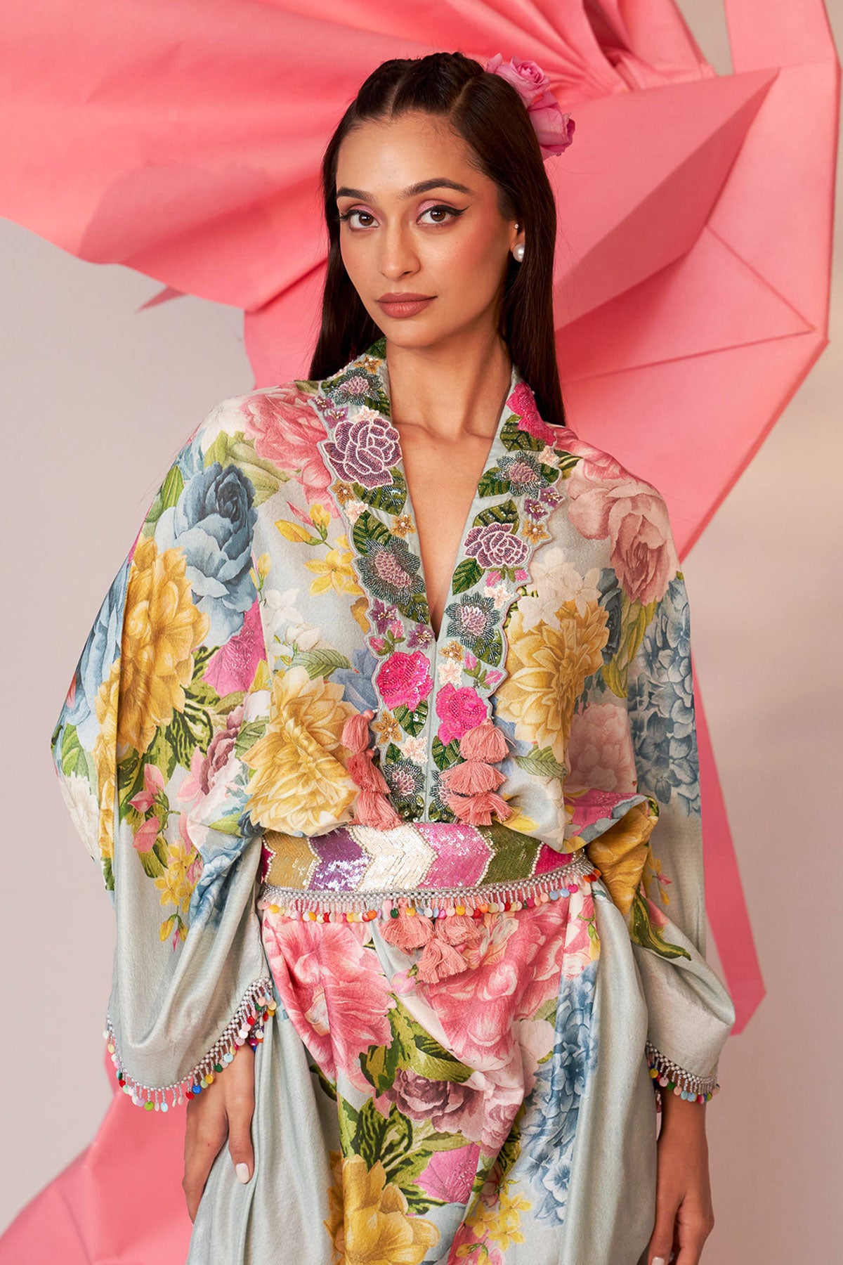 V-Neck kaftan with belt