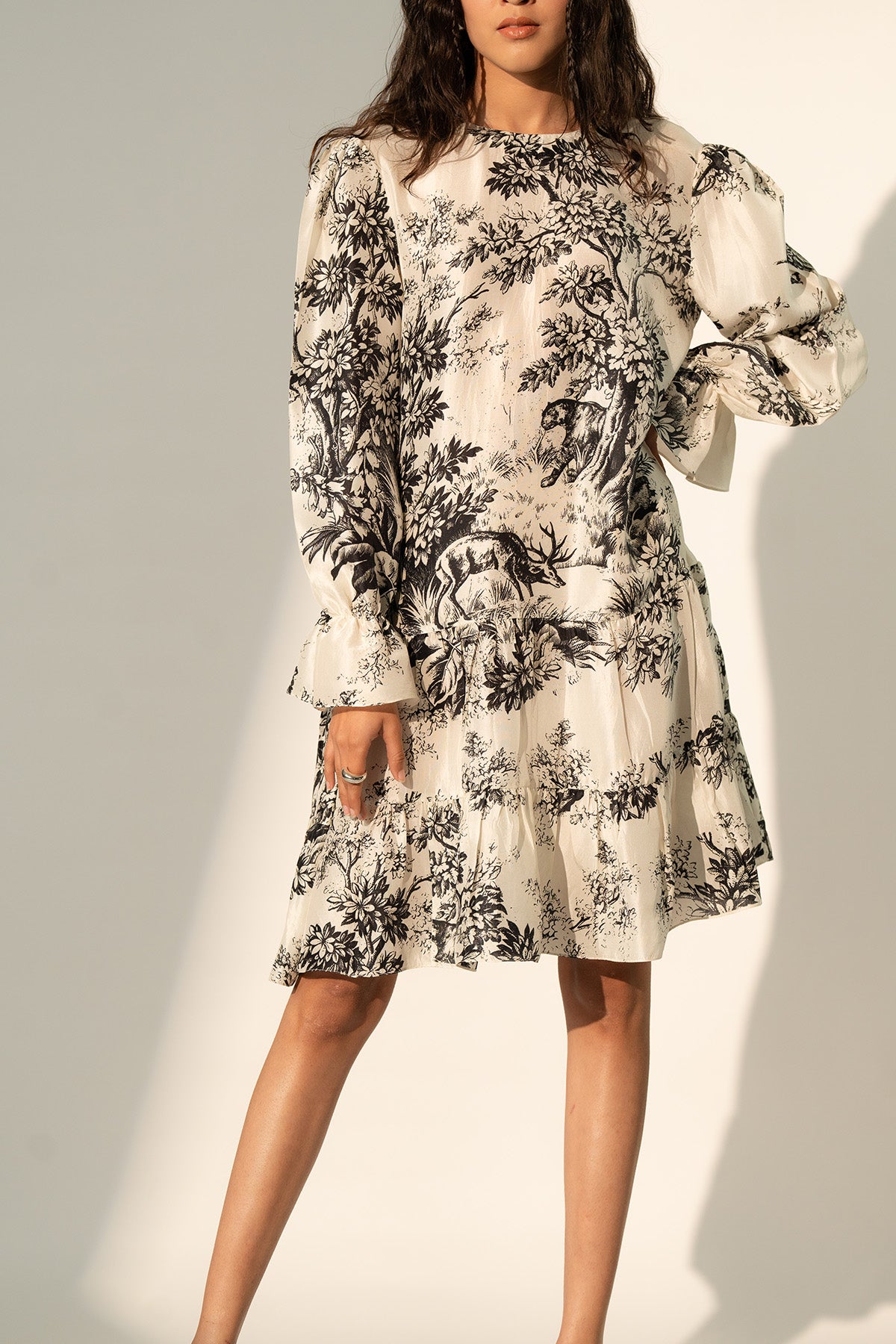 BACK OPEN GATHERED DRESS