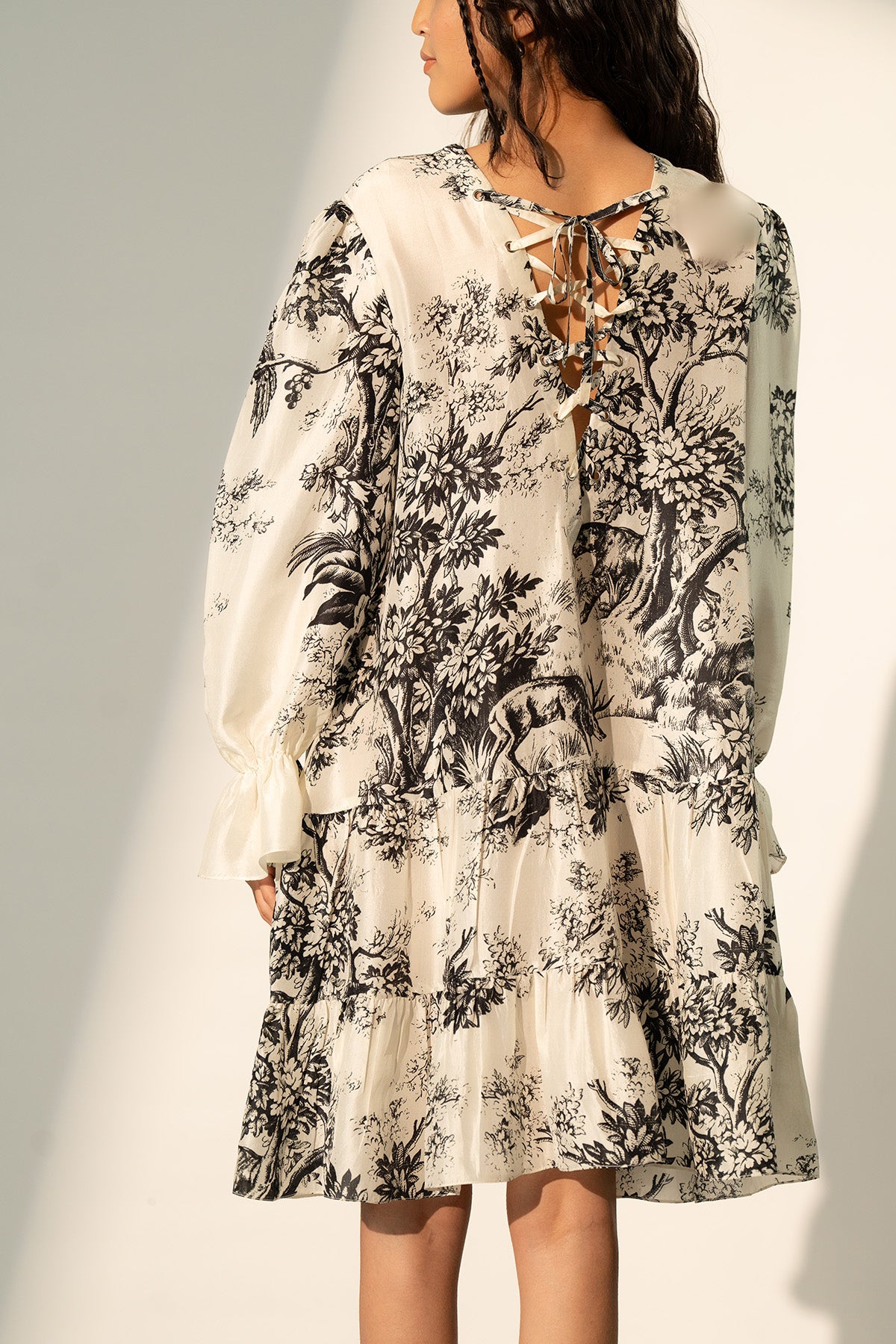 BACK OPEN GATHERED DRESS