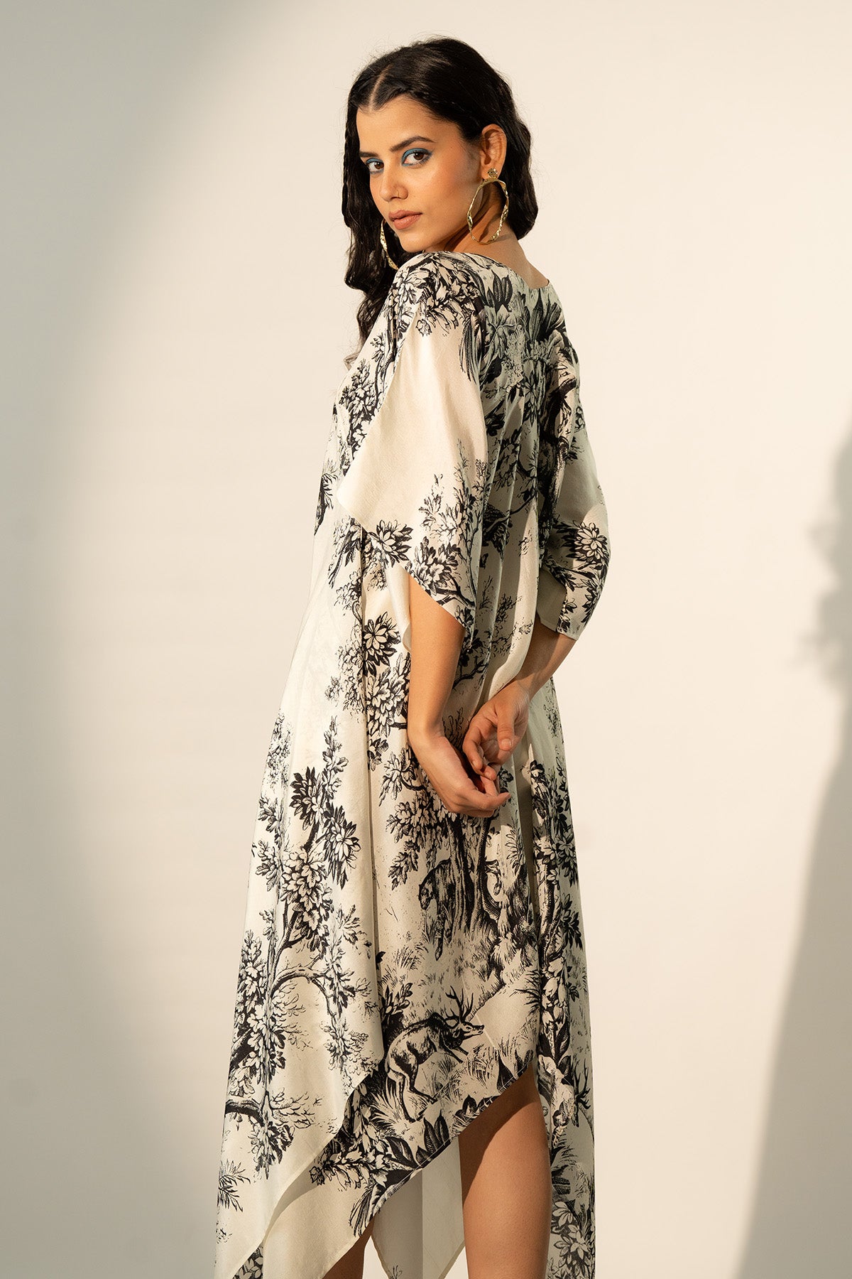V NECK HANDKERCHIEF HEM DRESS