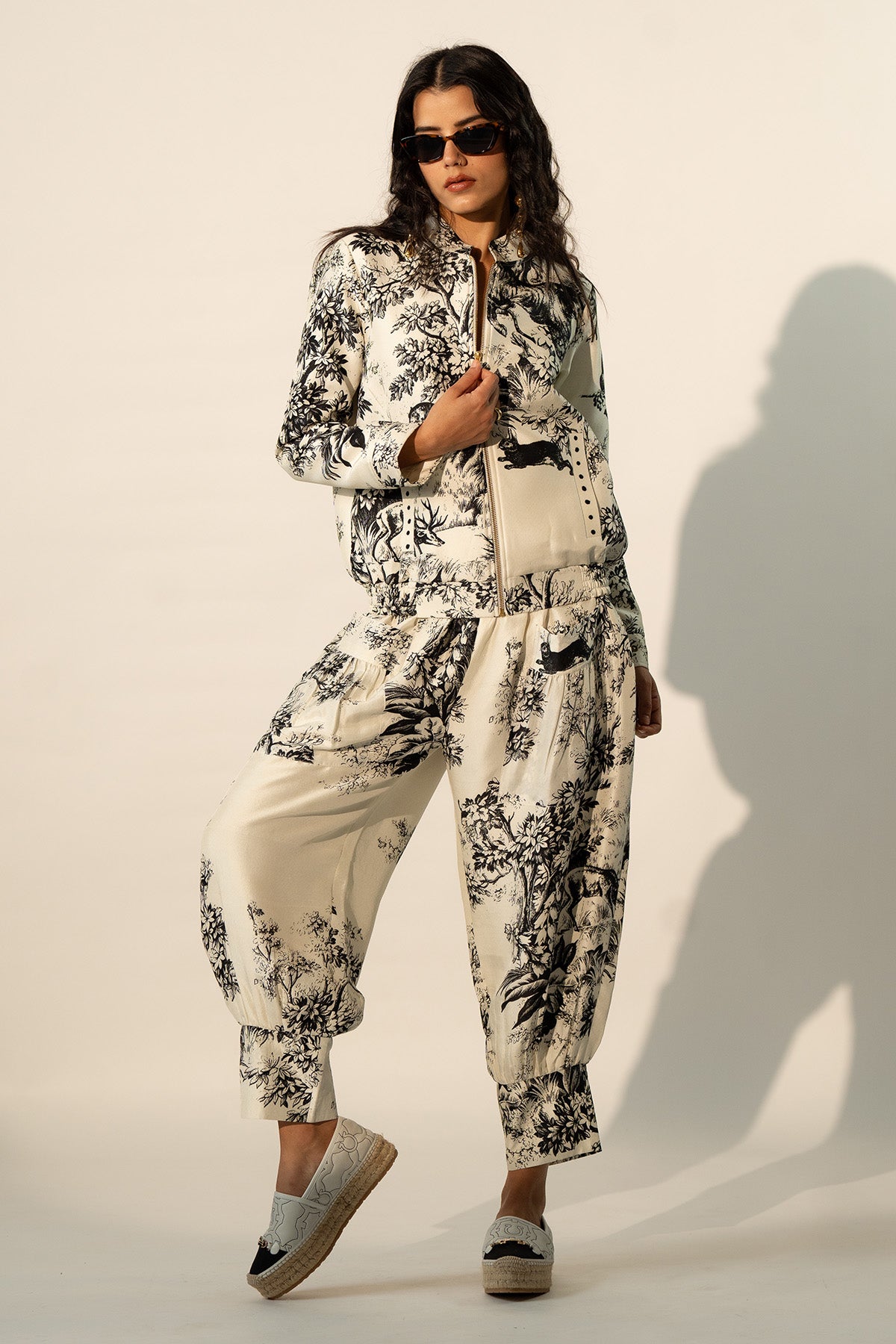 PATCH POCKET JOGGERS