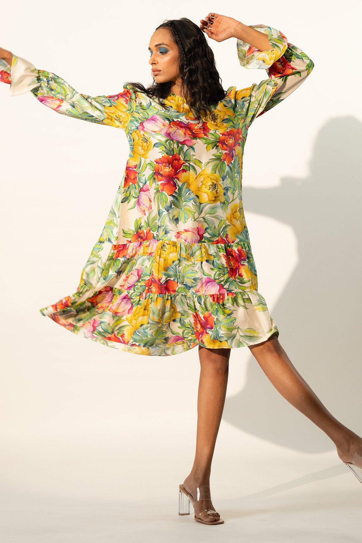 BACK OPEN GATHERED DRESS