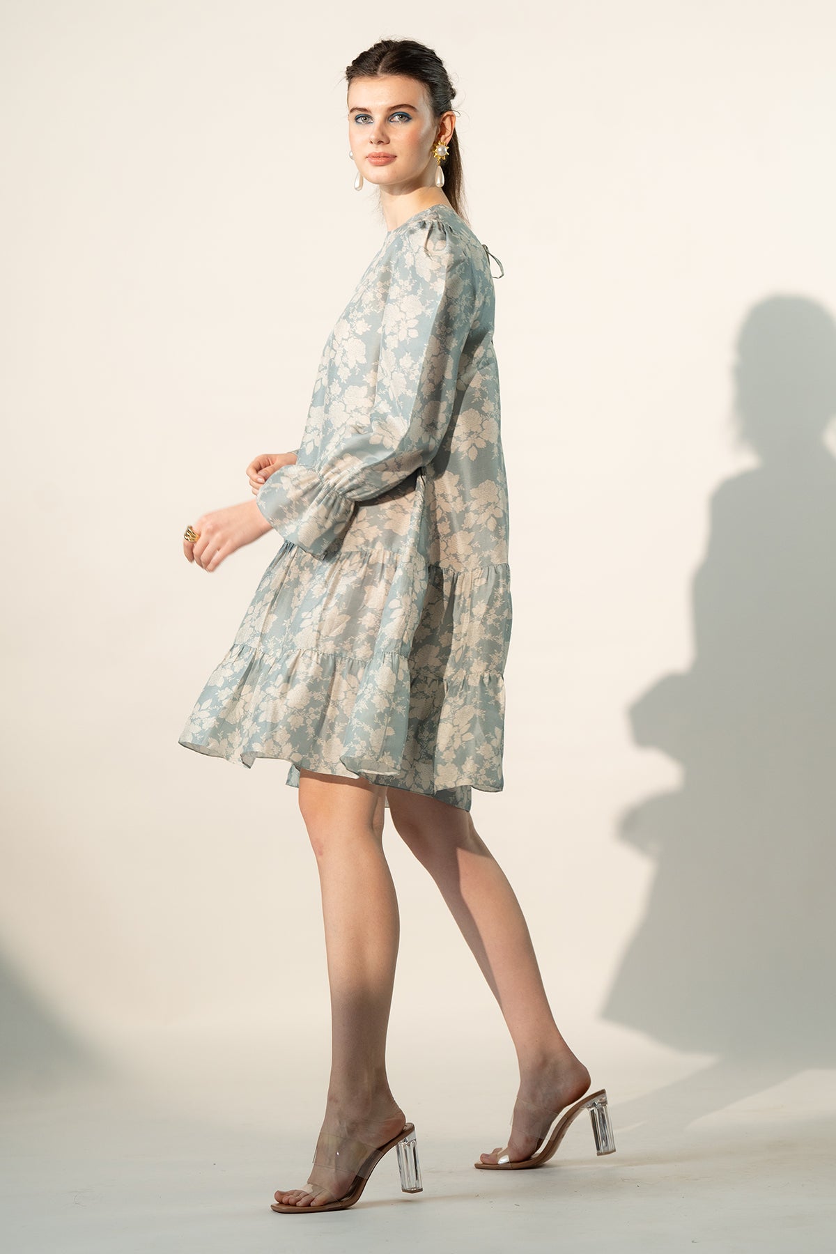 BACK OPEN GATHERED DRESS