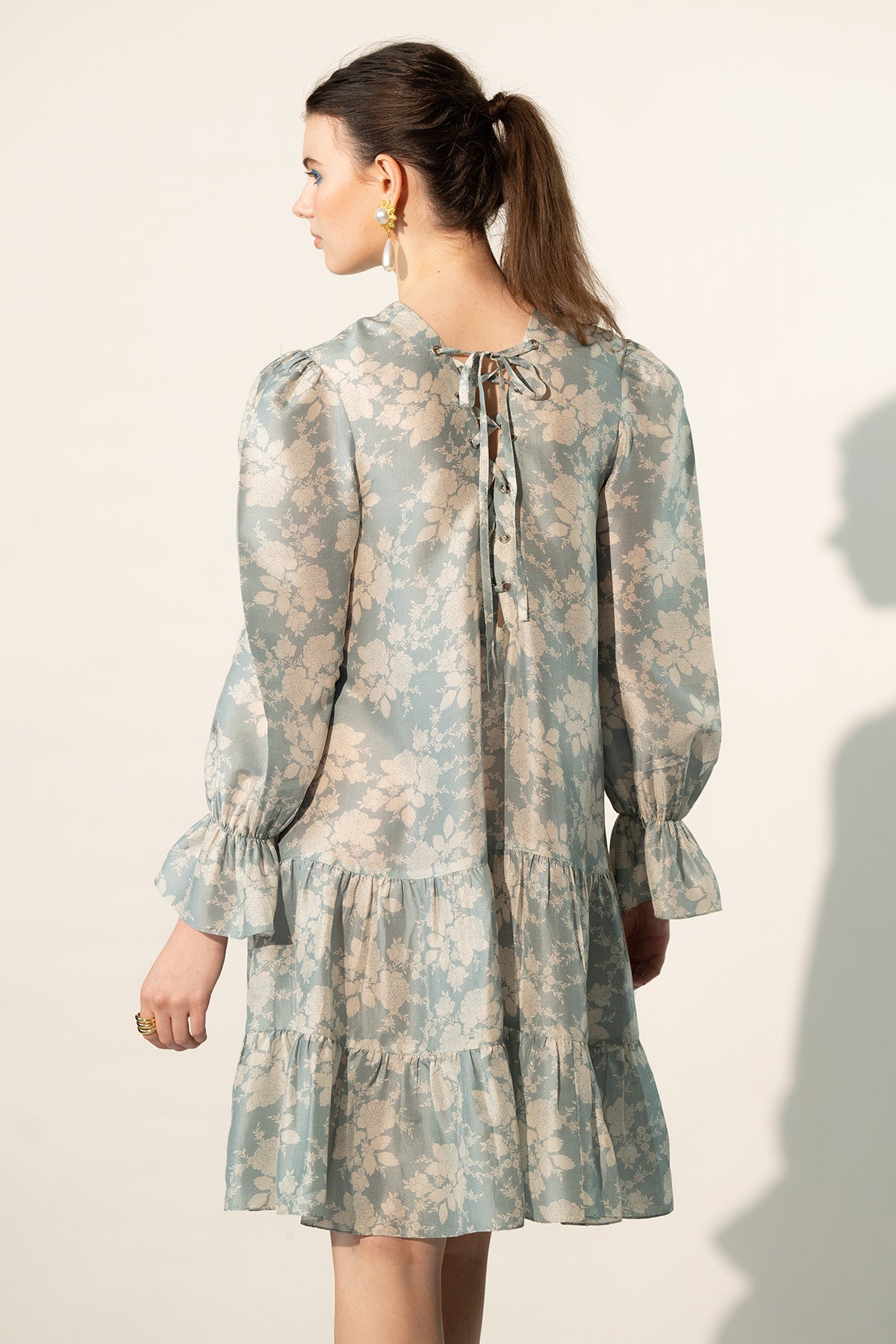 BACK OPEN GATHERED DRESS