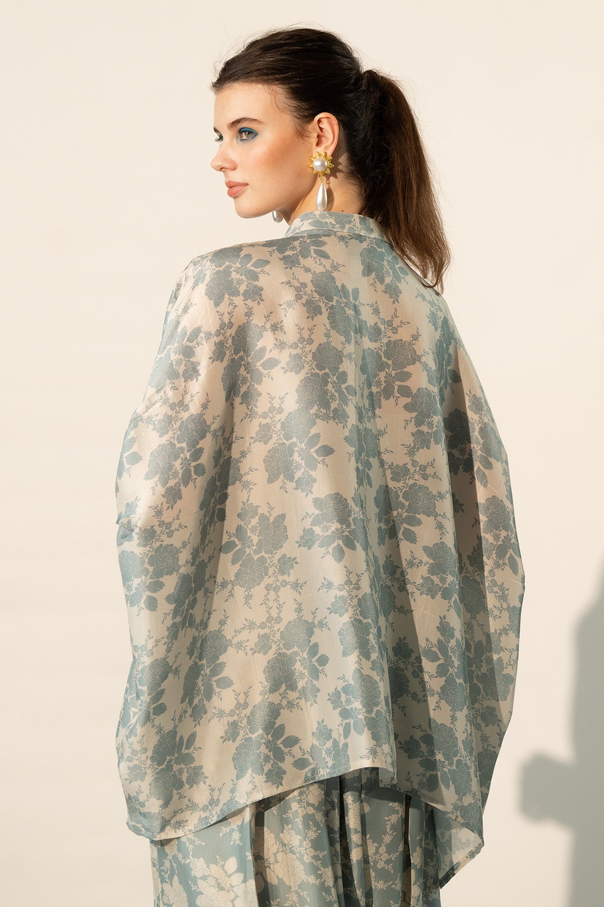 BAND COLLAR TOP