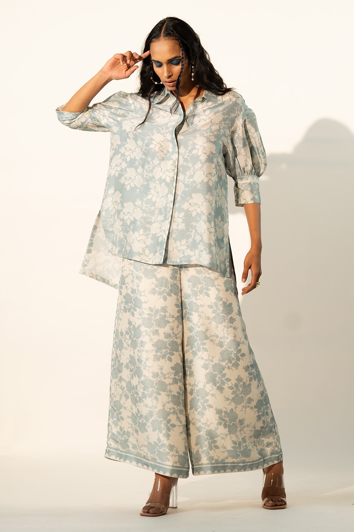 BOXY YOKE PLEATED SHIRT