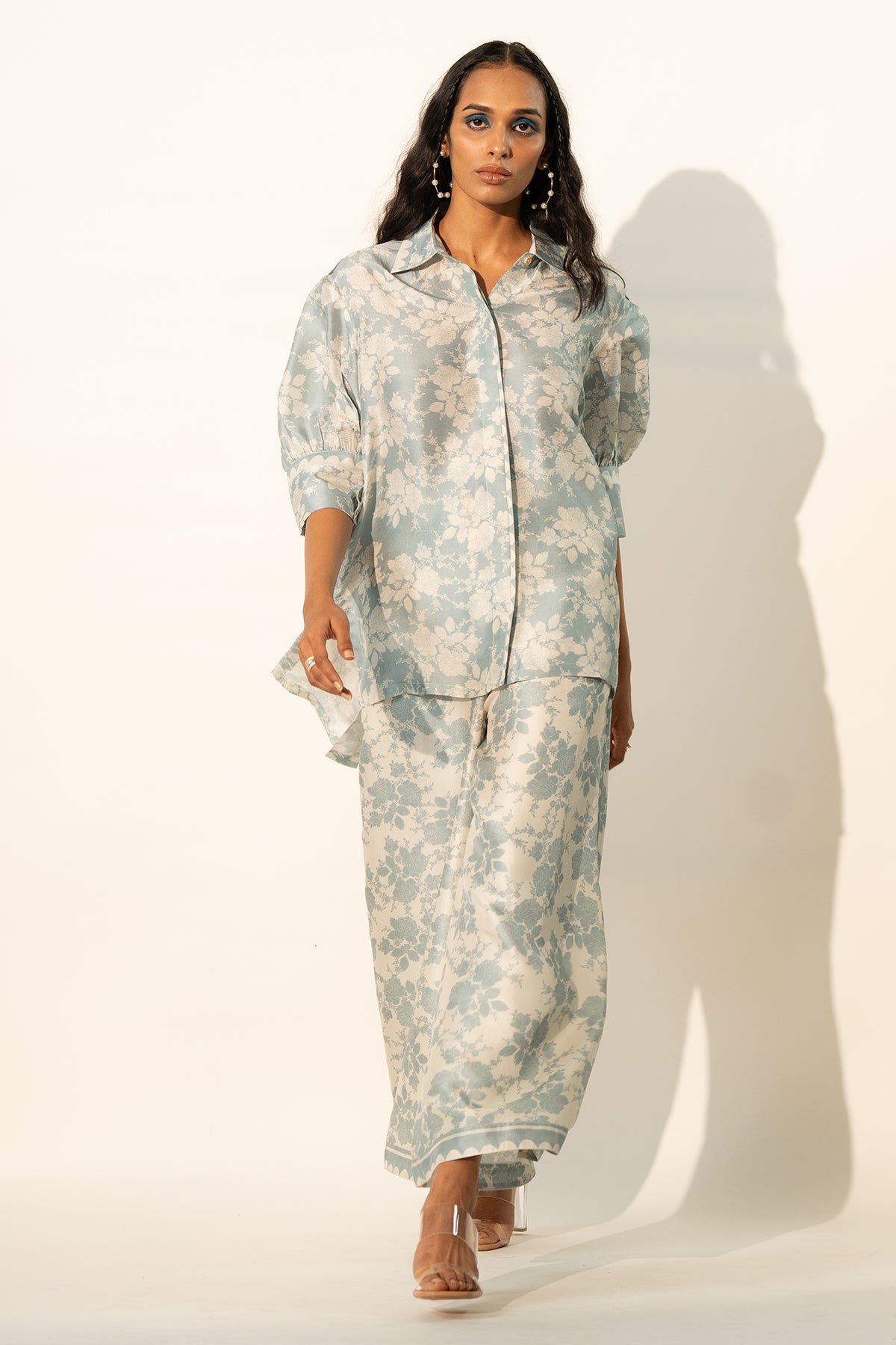 BOXY YOKE PLEATED SHIRT