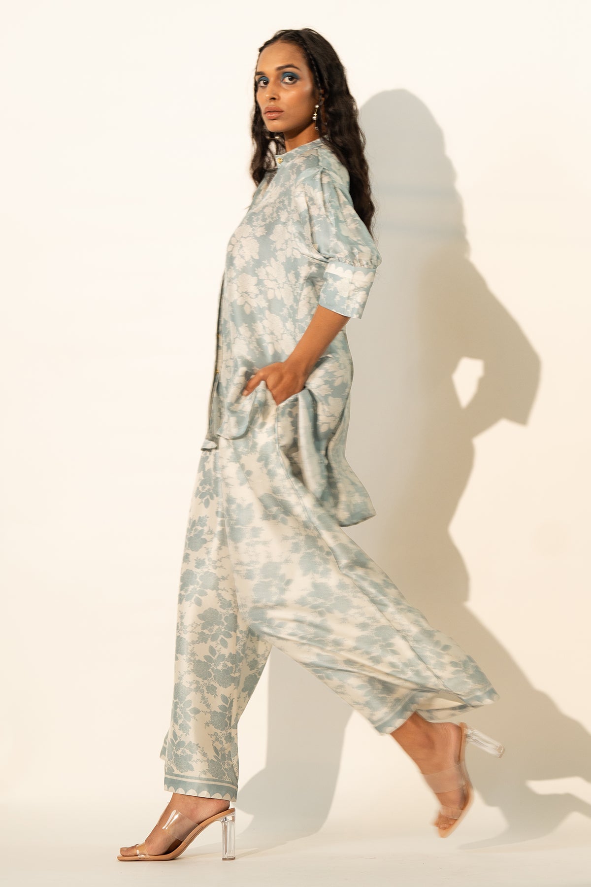 BOXY YOKE PLEATED SHIRT