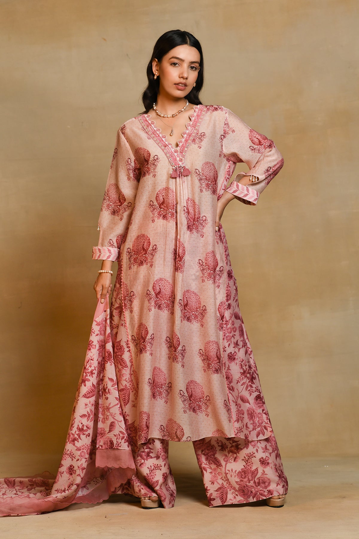 Chandni Pink Scallop Border Panelled Kurta Set