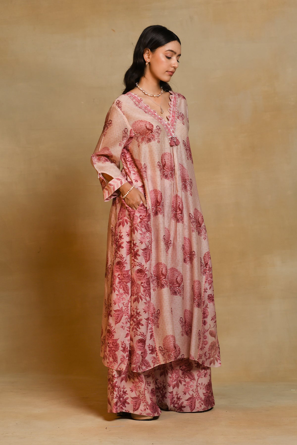 Chandni Pink Scallop Border Panelled Kurta Set