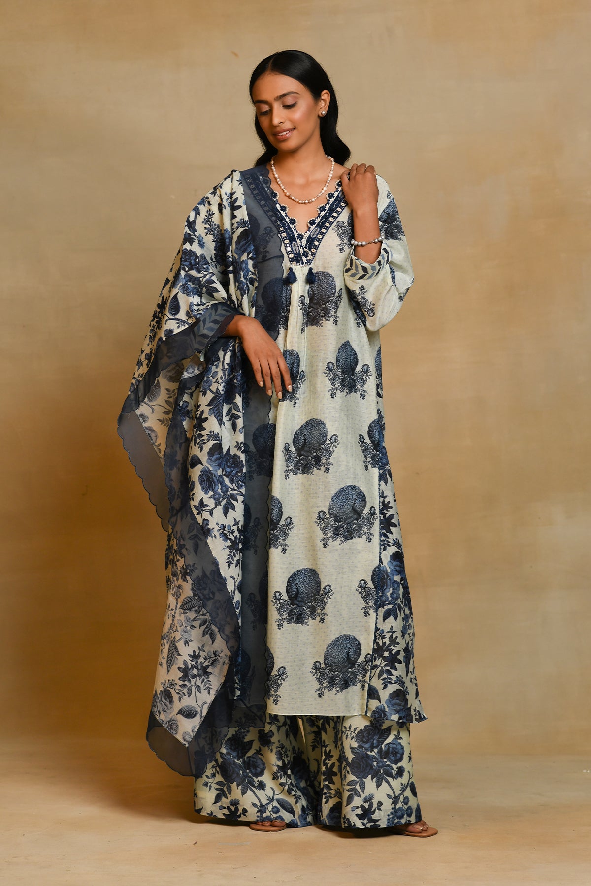 Chandni Blue Scallop Border Panelled Kurta Set